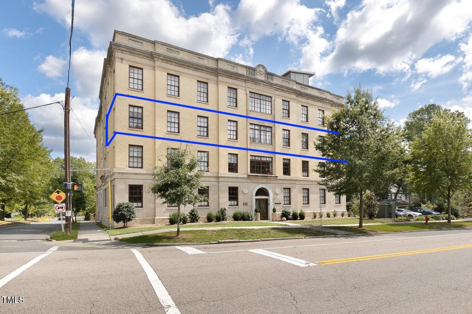 312 N Buchanan Blvd # 302