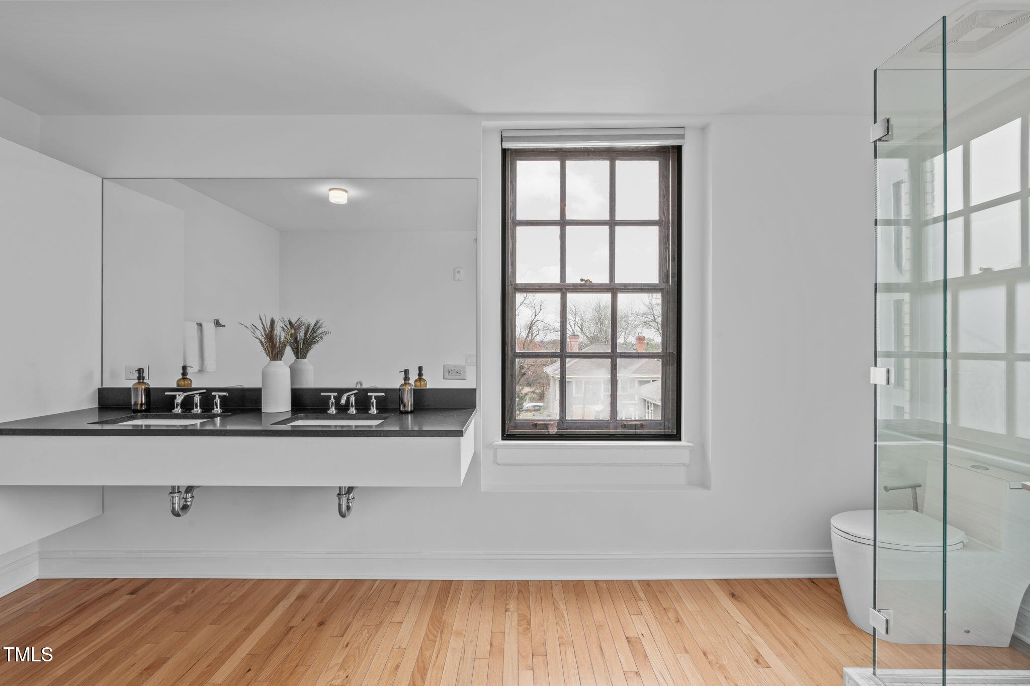 312 N Buchanan Blvd # 302