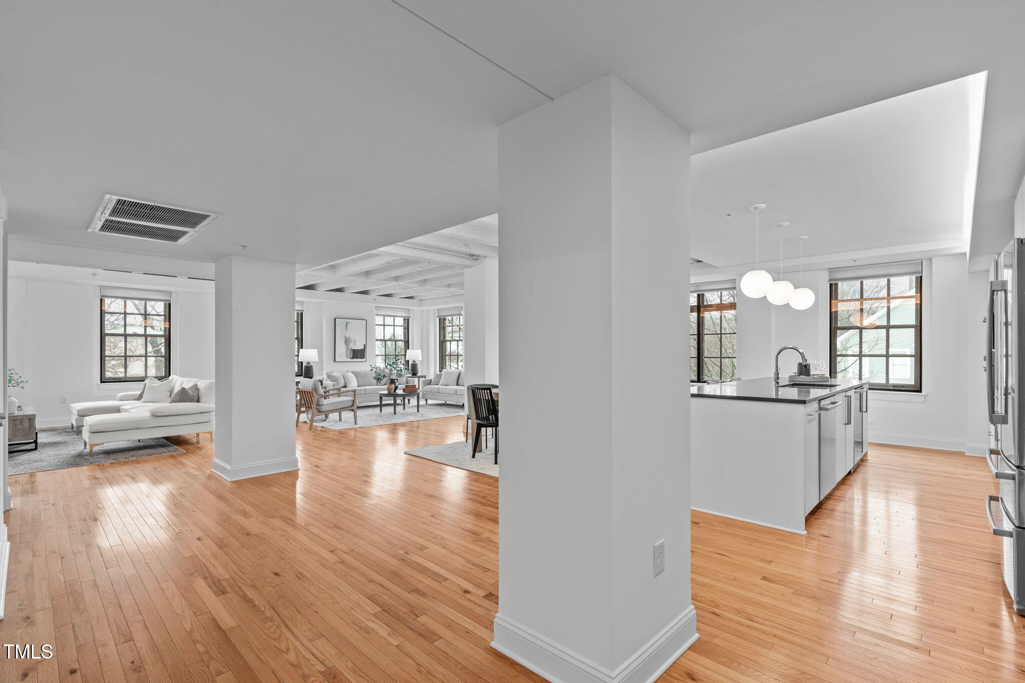 312 N Buchanan Blvd # 302