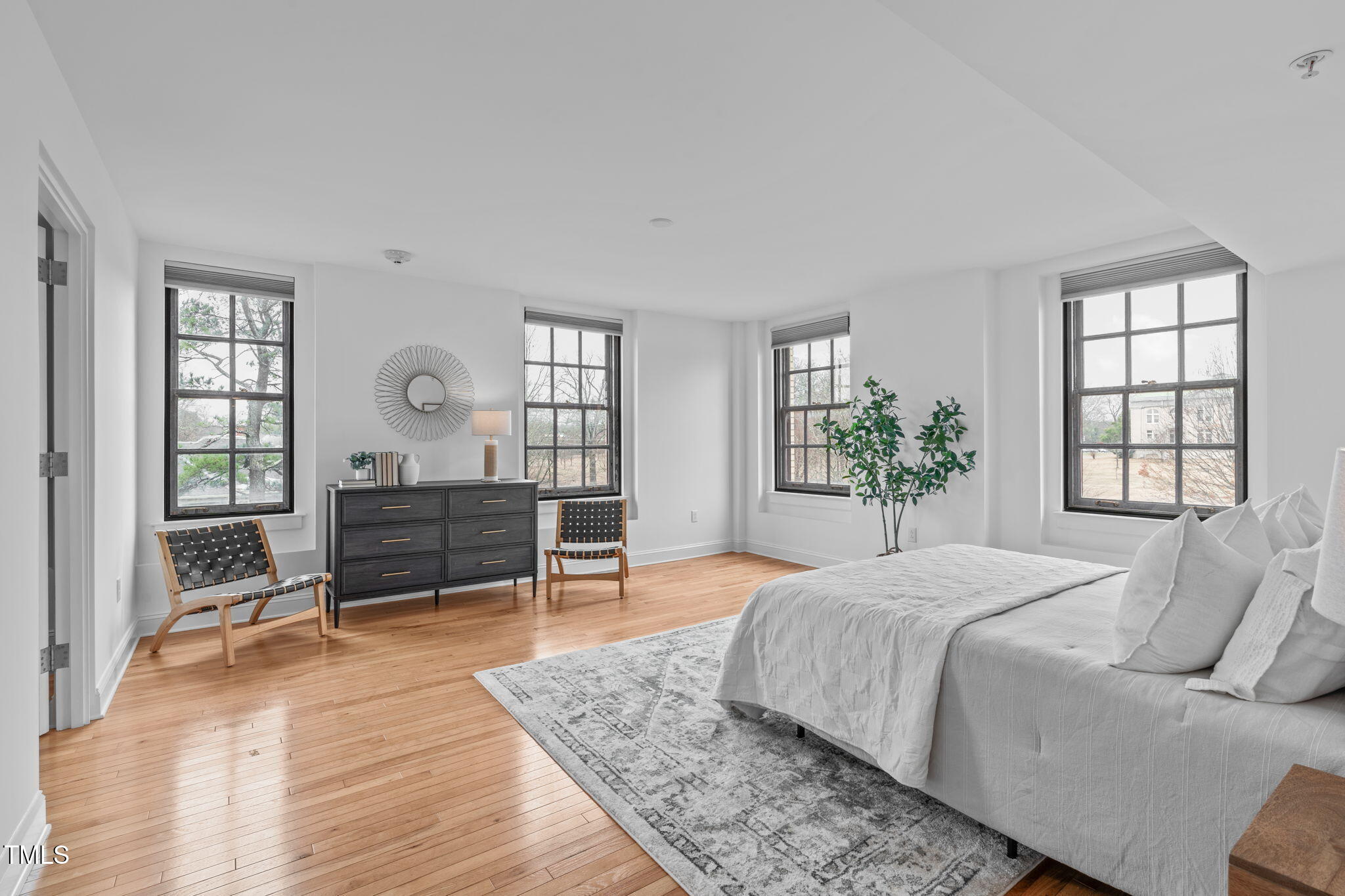 312 N Buchanan Blvd # 302