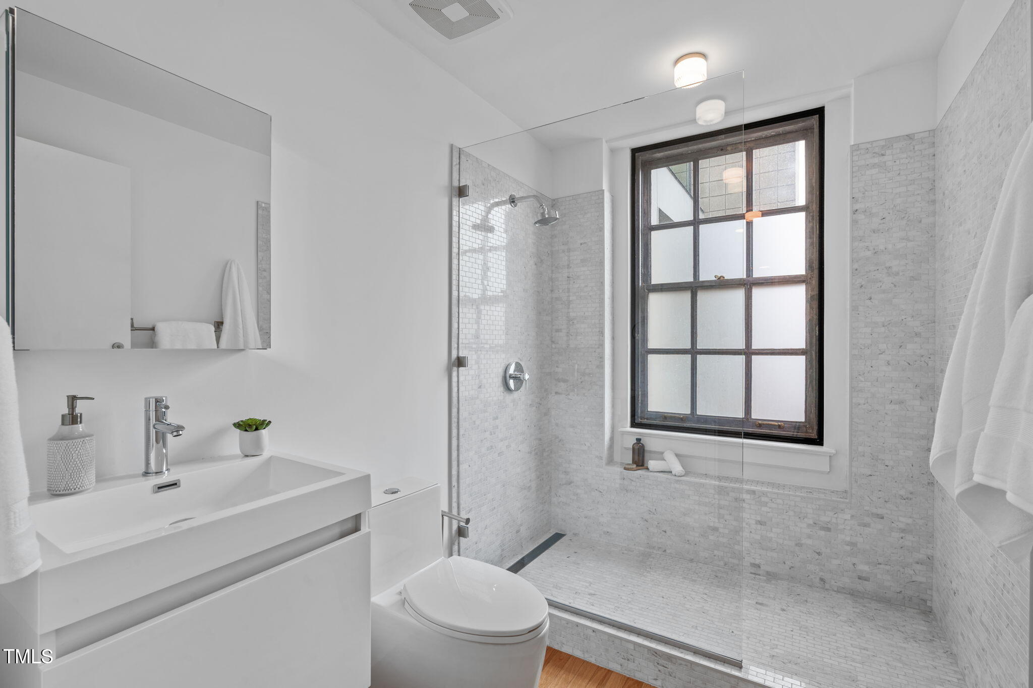 312 N Buchanan Blvd # 302