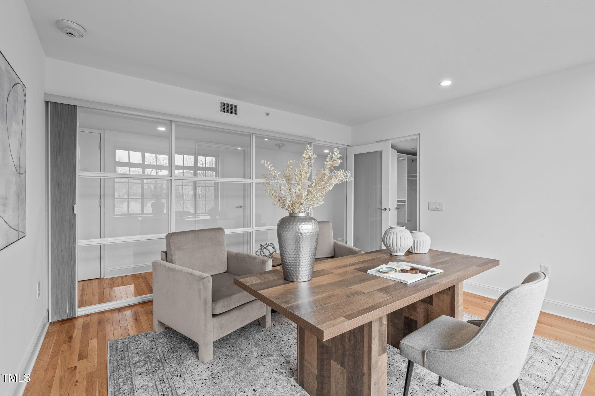 312 N Buchanan Blvd # 302