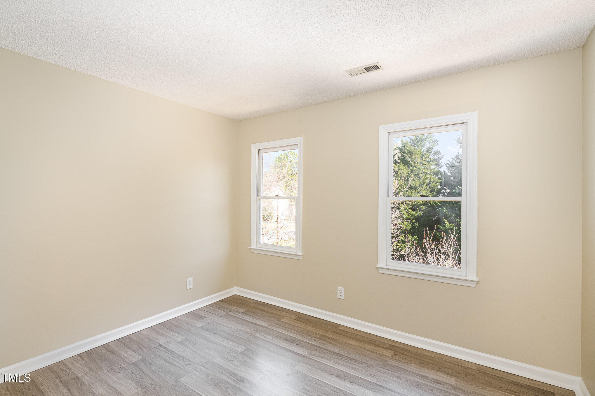 5 Bridgeport Drive