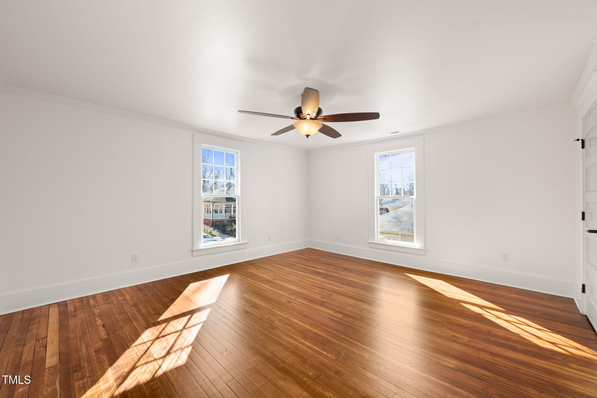 114 W Lynch Street