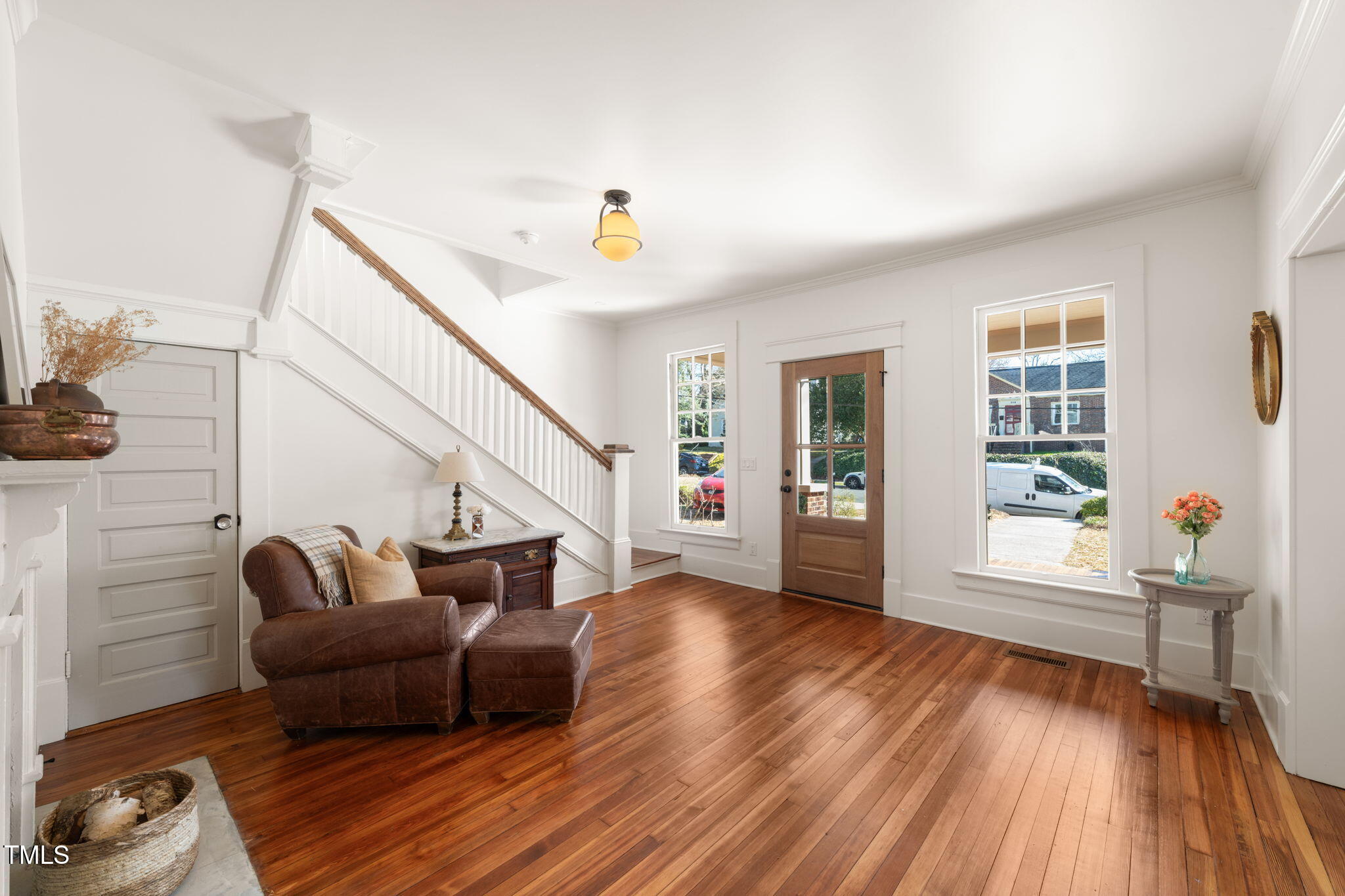 114 W Lynch Street