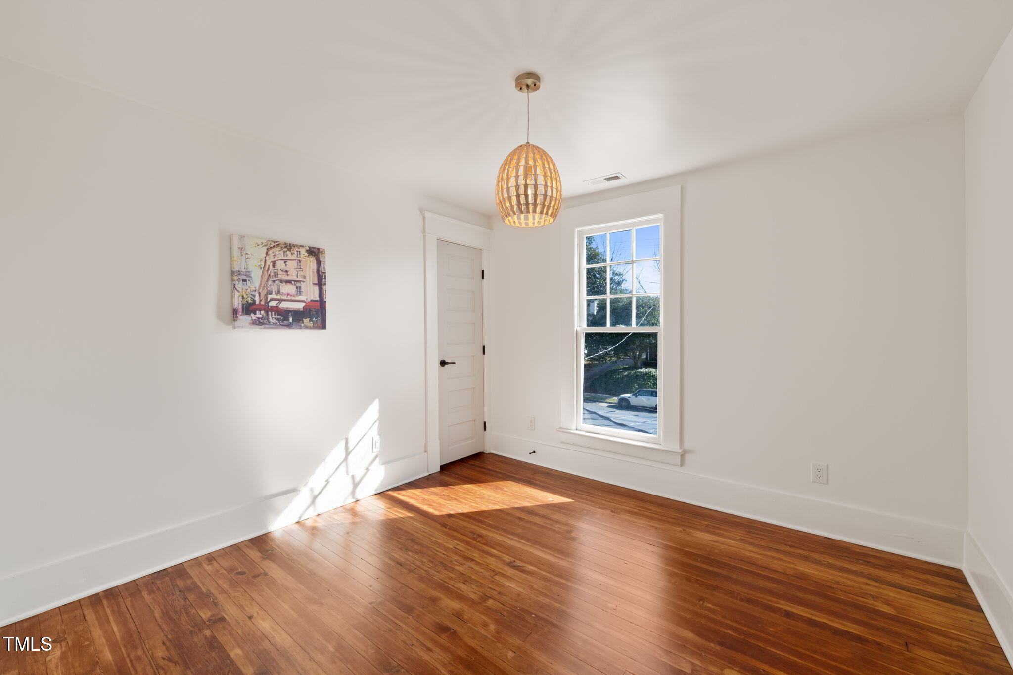 114 W Lynch Street
