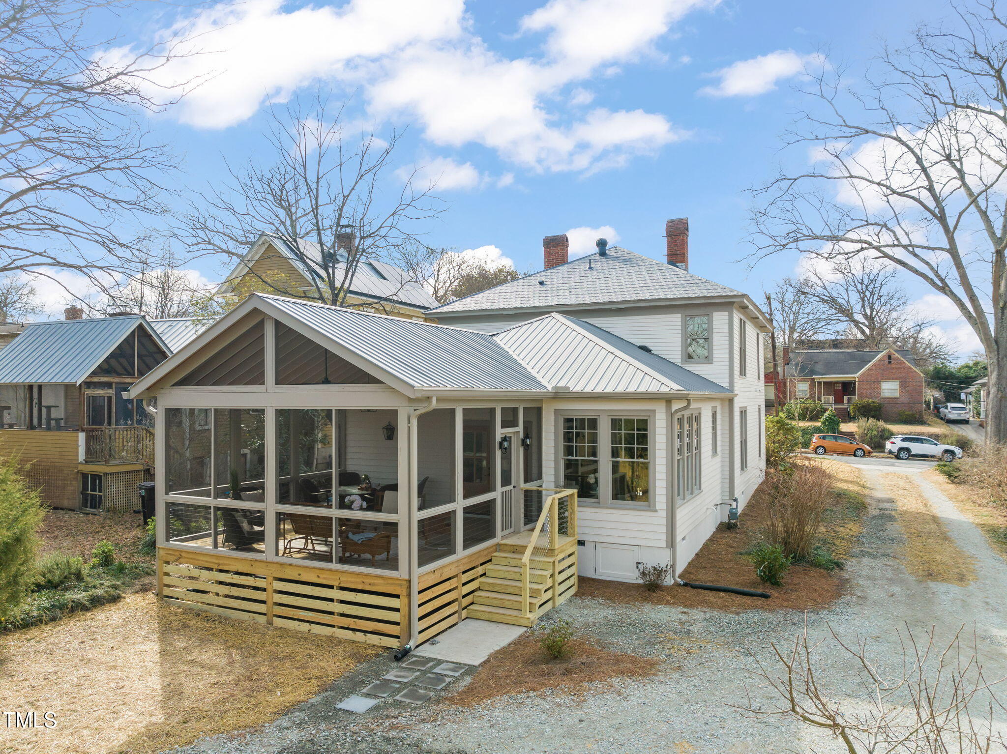 114 W Lynch Street