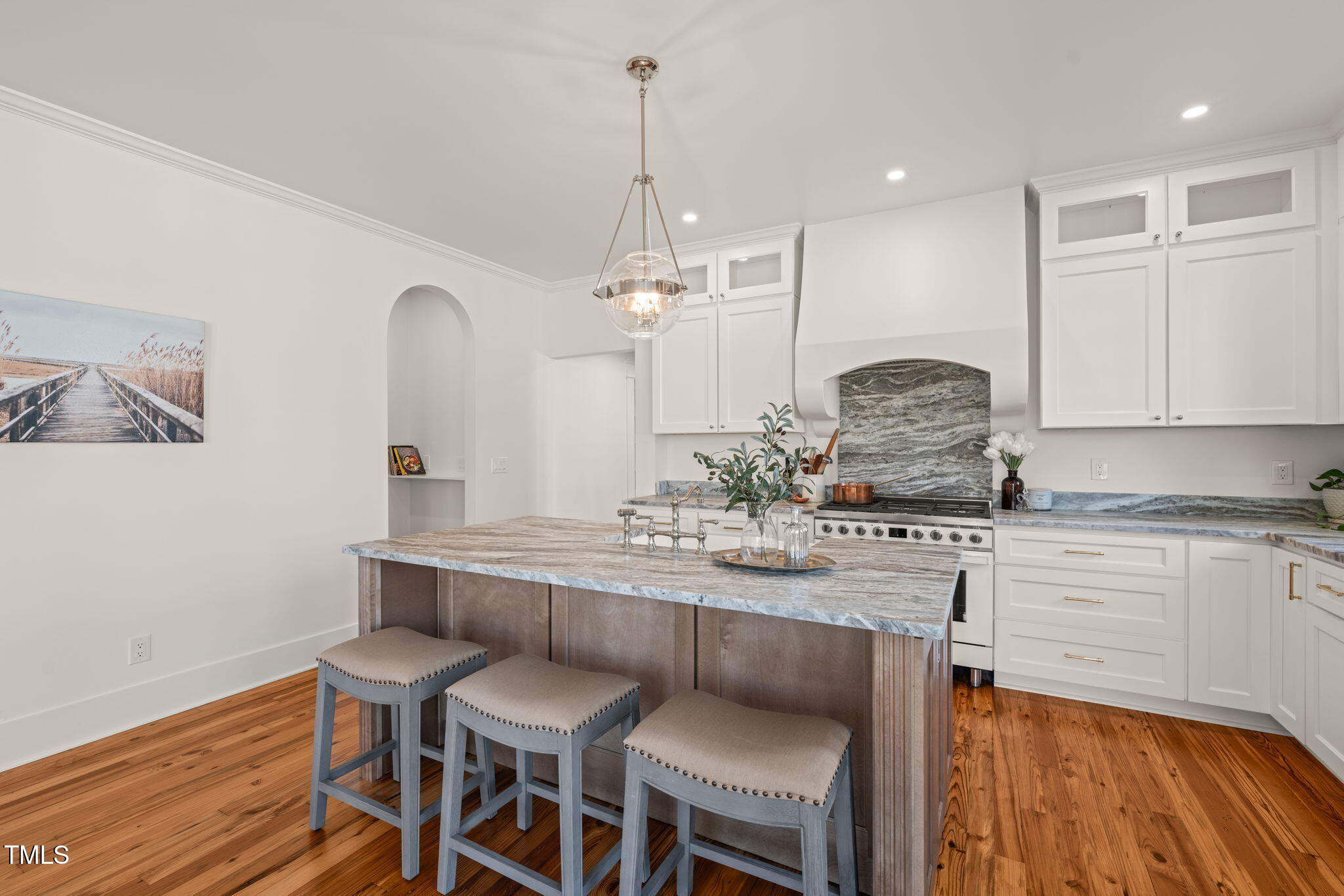 114 W Lynch Street