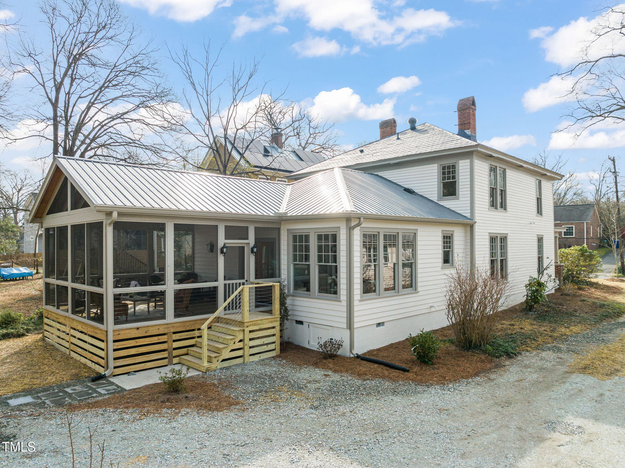 114 W Lynch Street