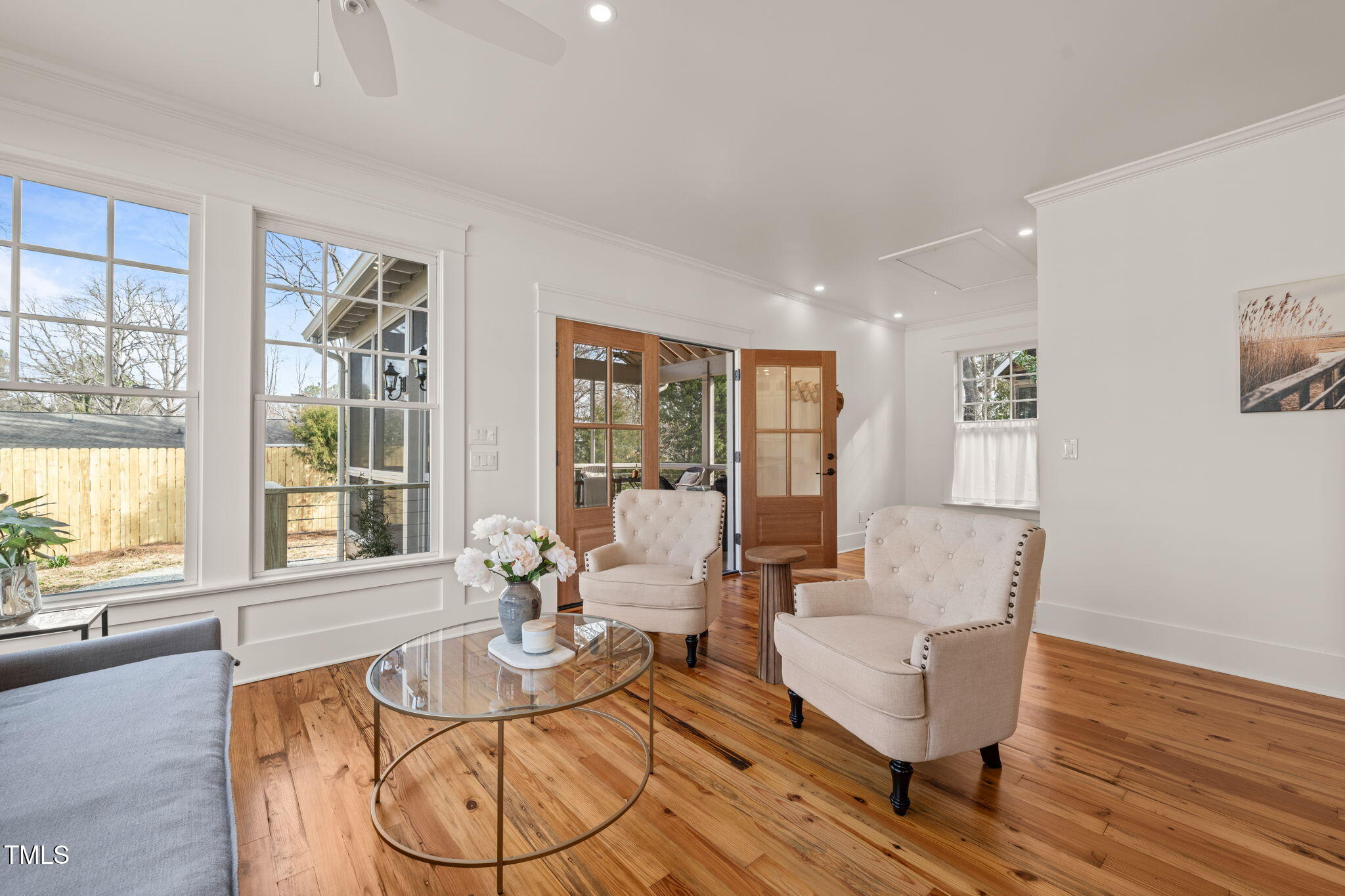 114 W Lynch Street