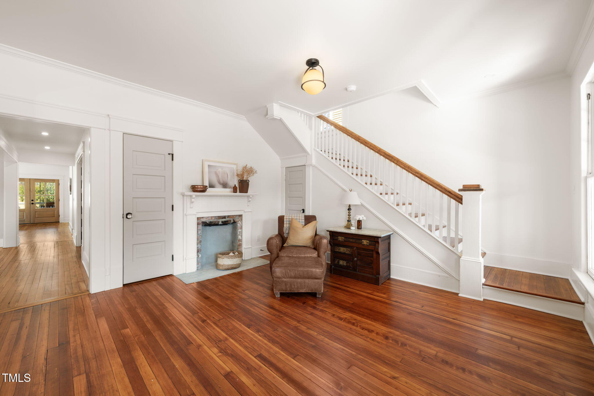 114 W Lynch Street