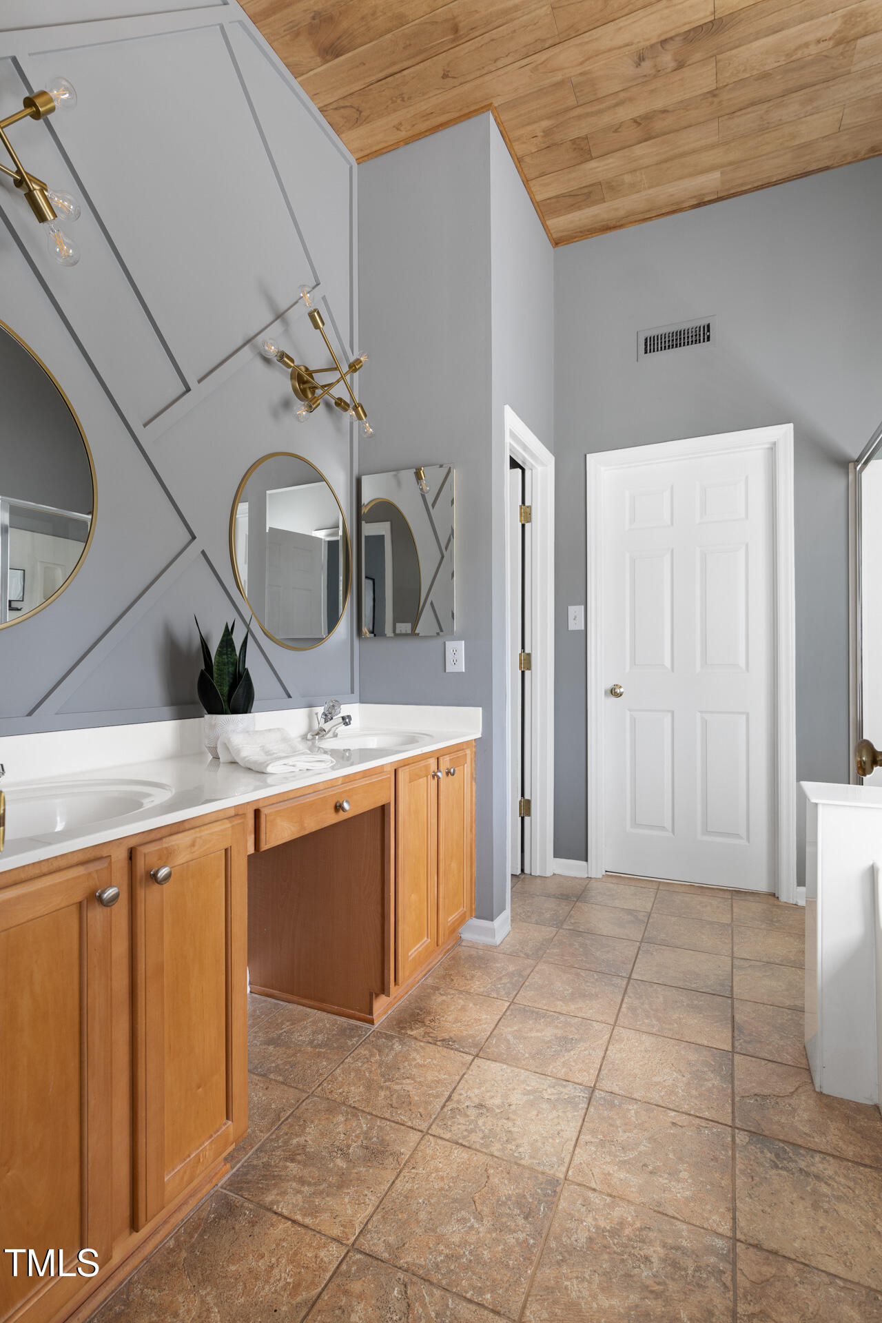 804 Chancellors Ridge Drive