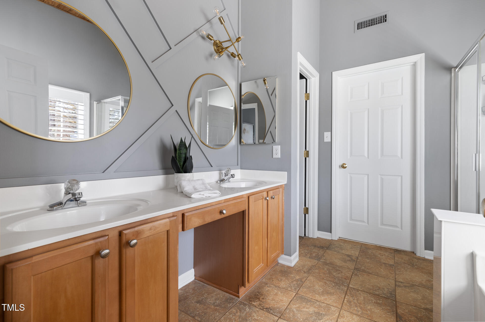 804 Chancellors Ridge Drive