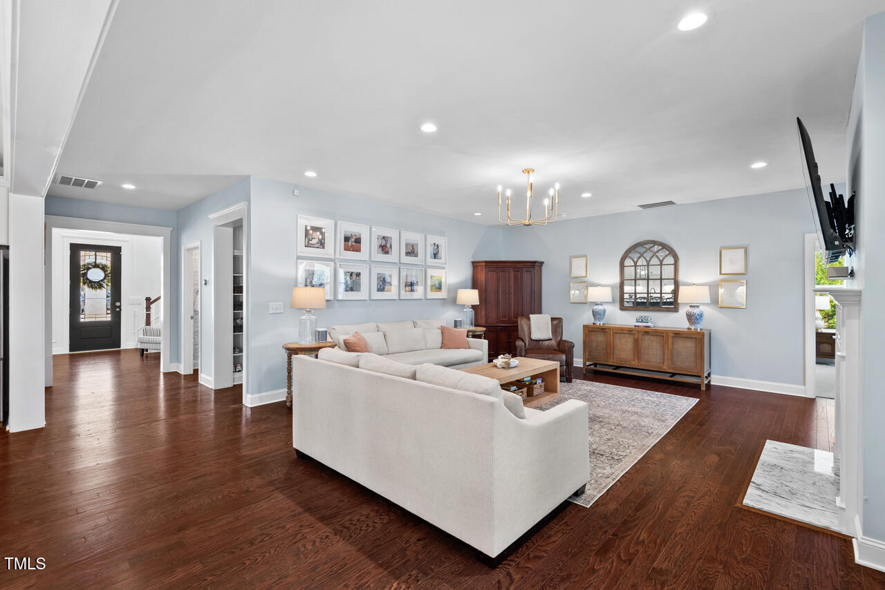 126 Filigree Way