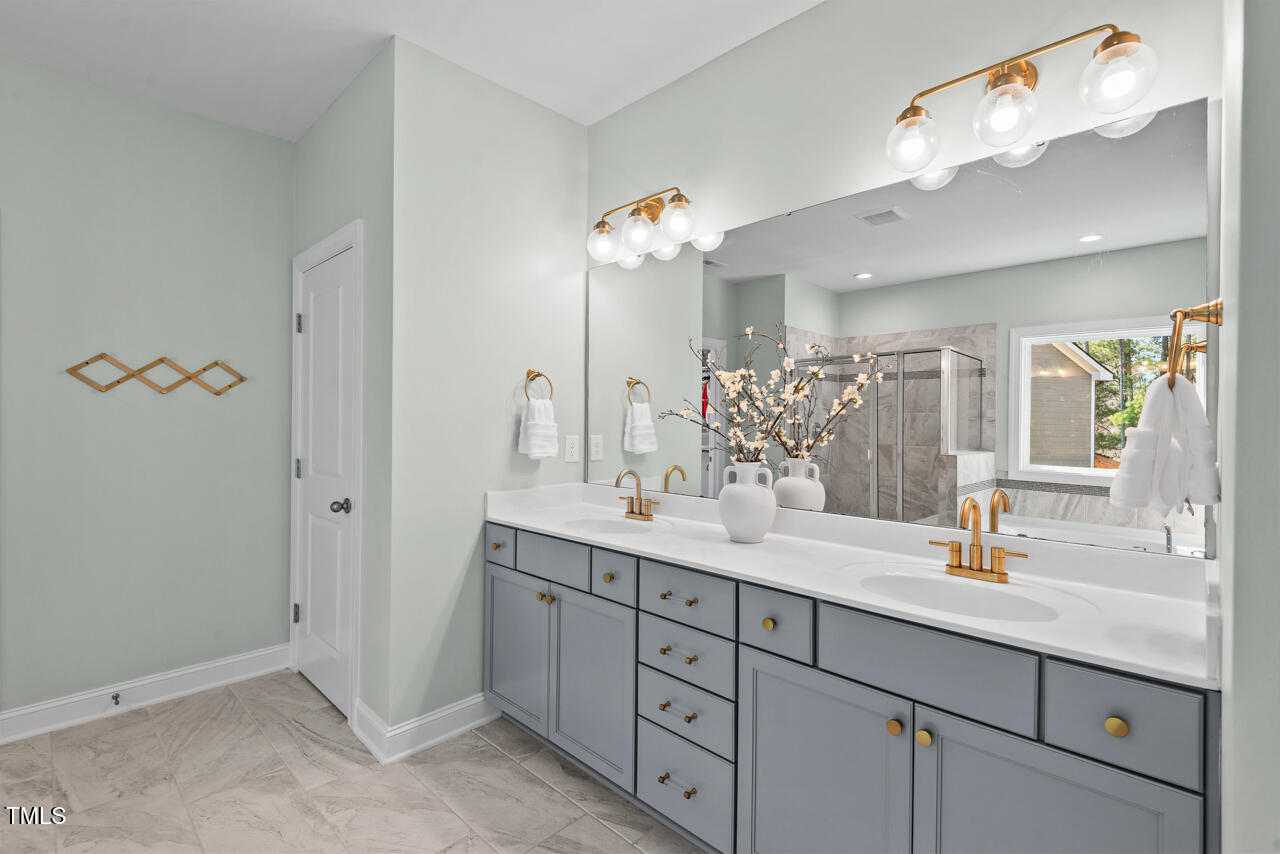 126 Filigree Way