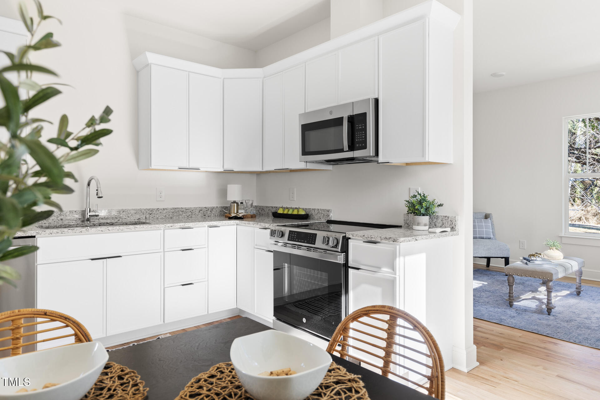 1031 W Murray Avenue