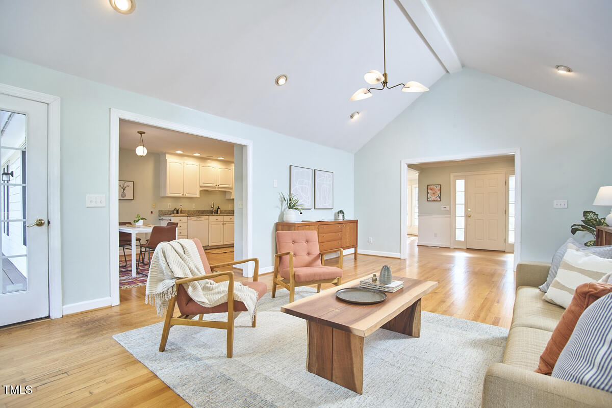 10 Eastwind Place