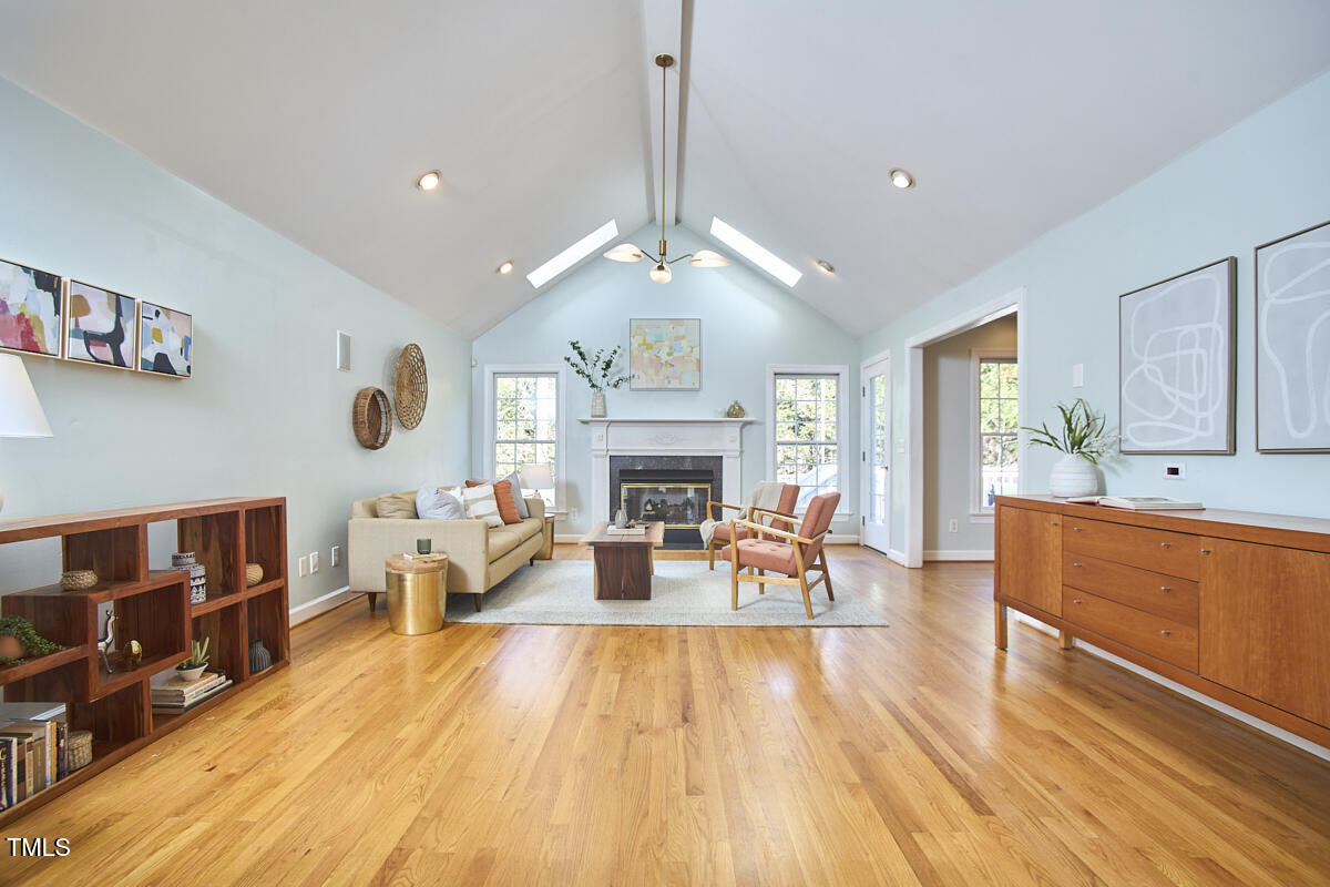 10 Eastwind Place