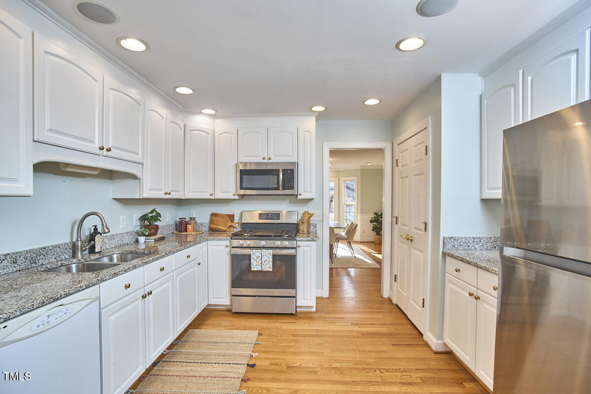 10 Eastwind Place