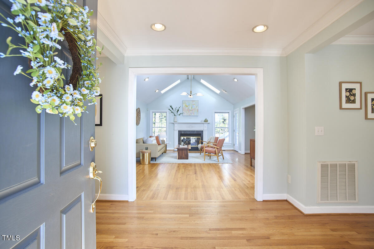 10 Eastwind Place