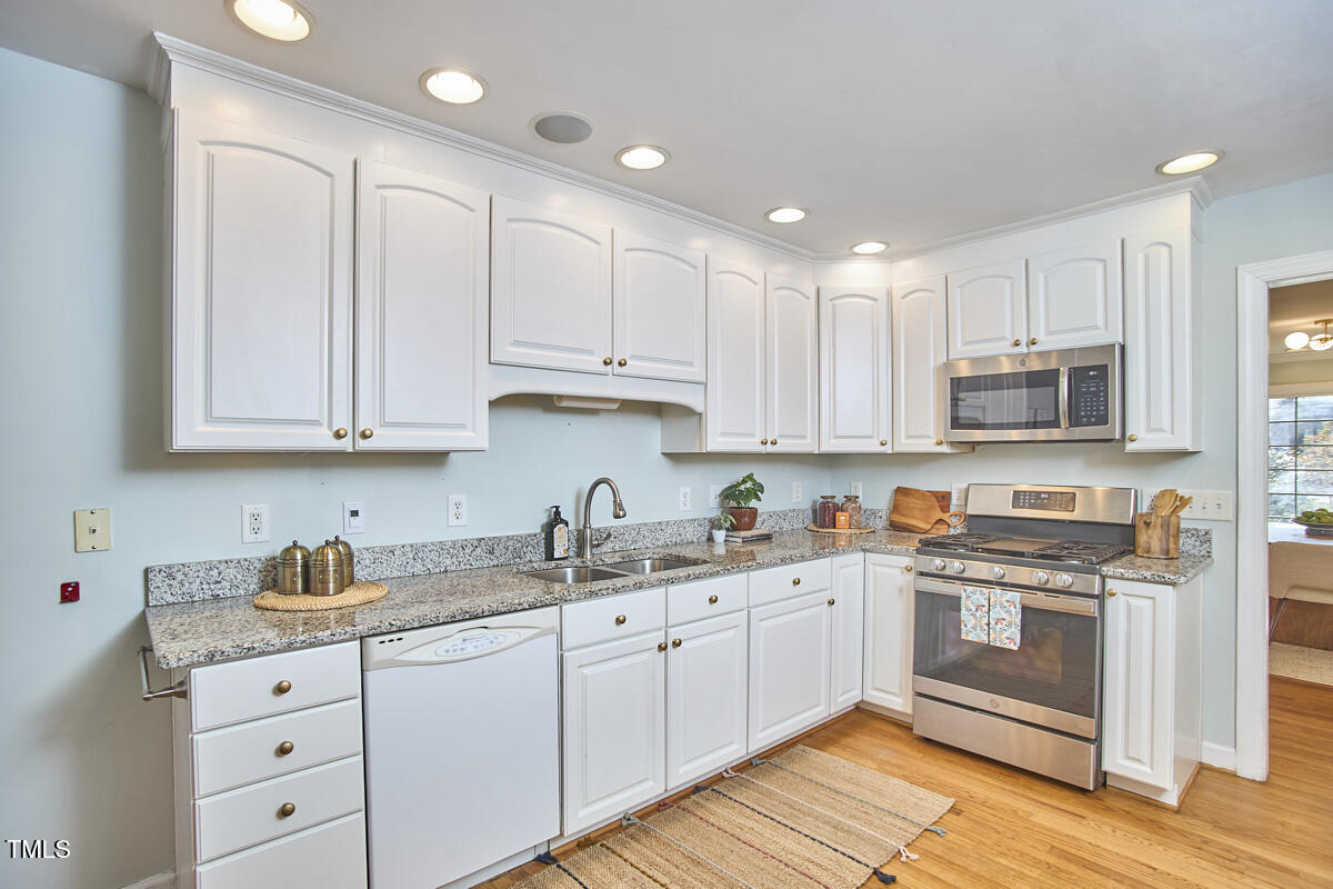 10 Eastwind Place