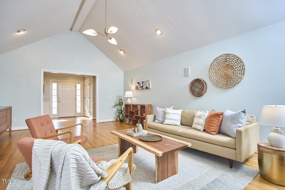 10 Eastwind Place