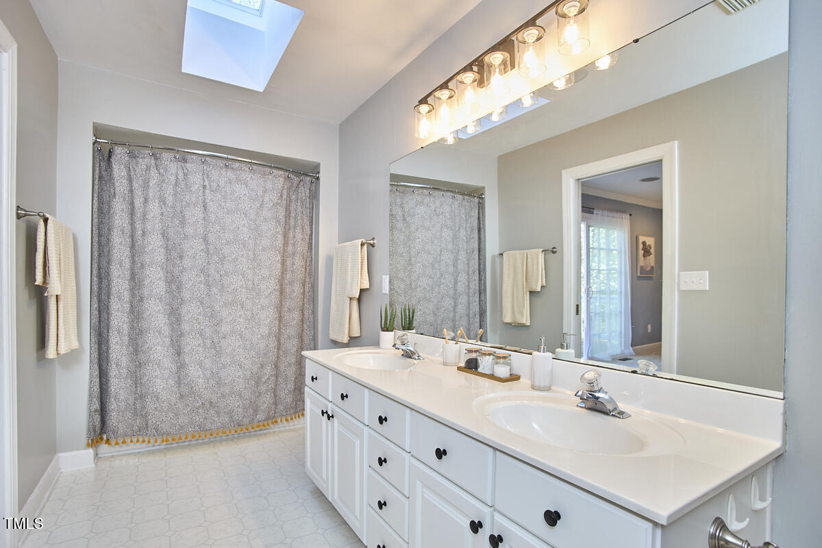 10 Eastwind Place