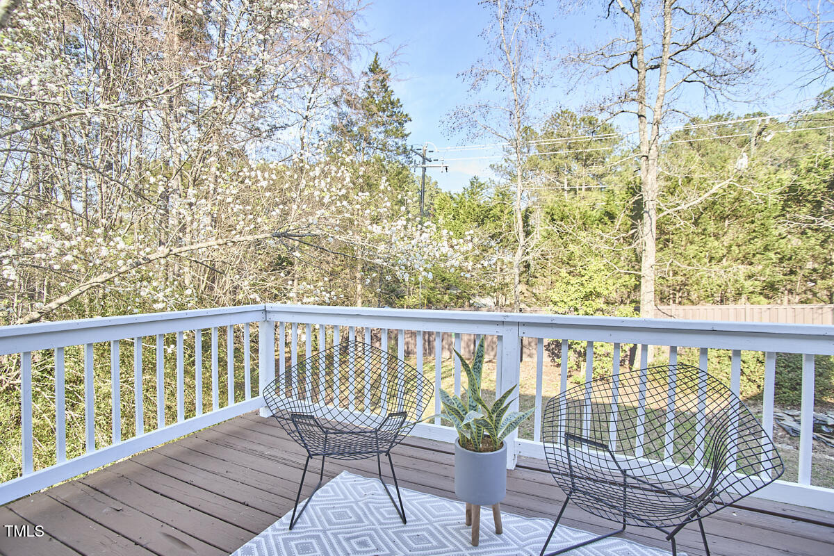 10 Eastwind Place