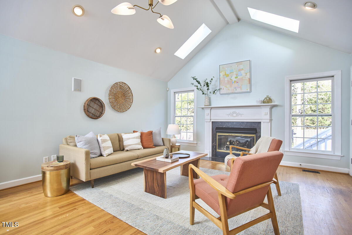 10 Eastwind Place