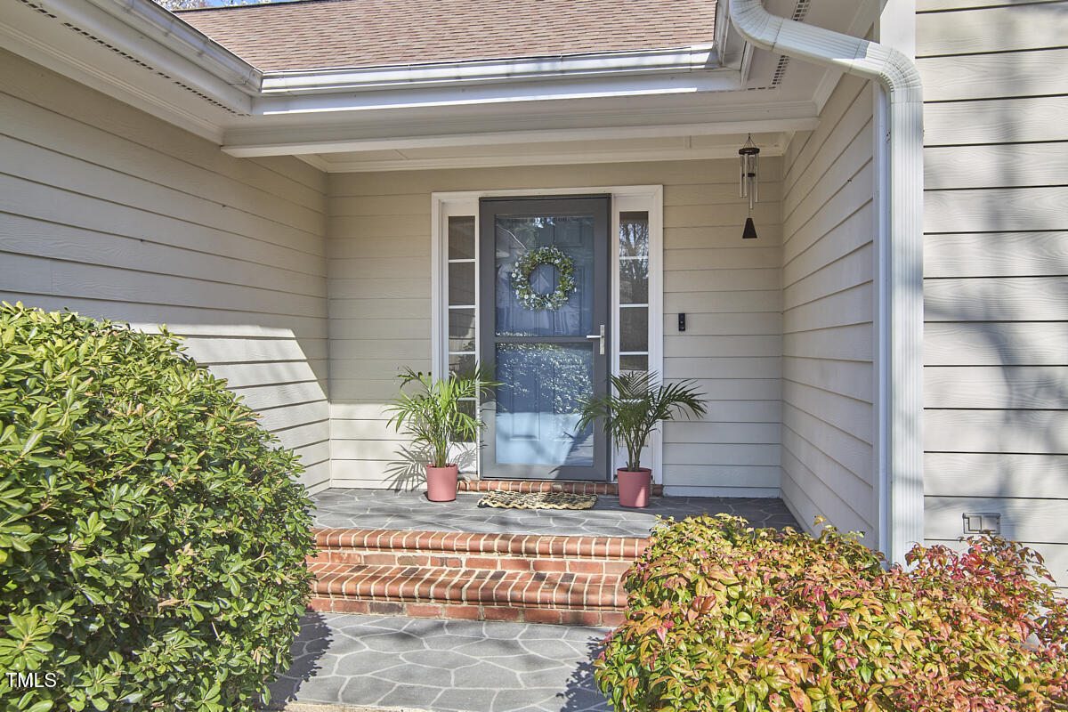 10 Eastwind Place