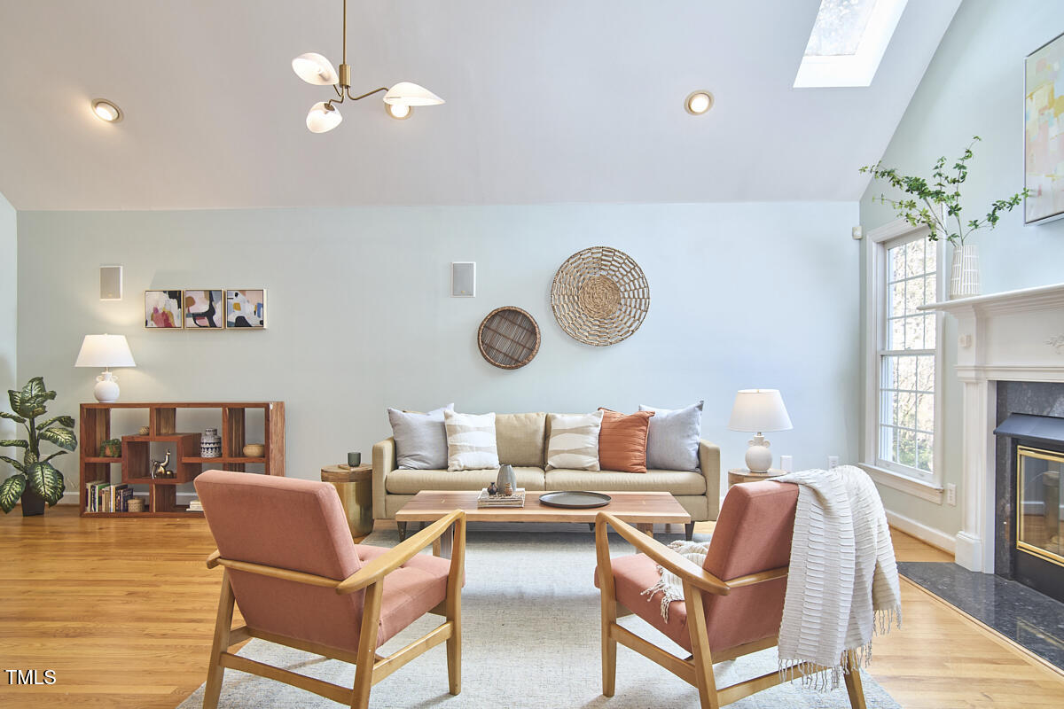 10 Eastwind Place