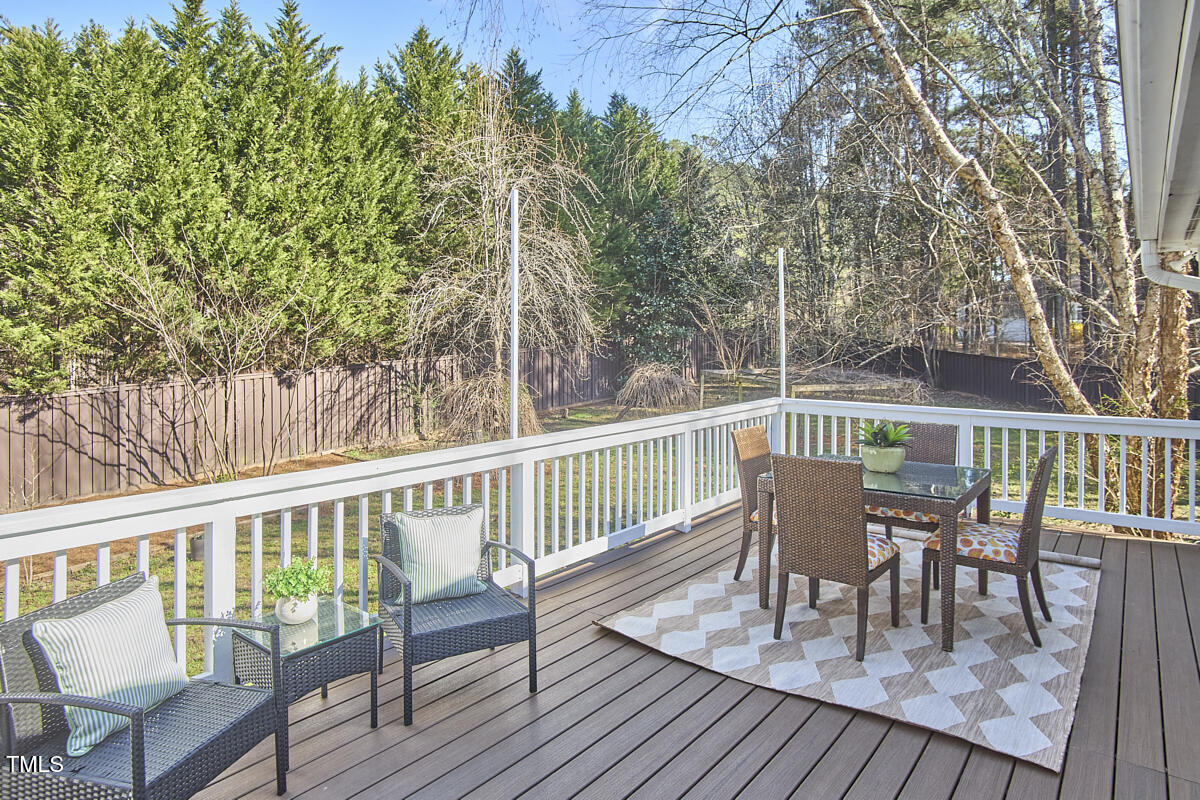 10 Eastwind Place
