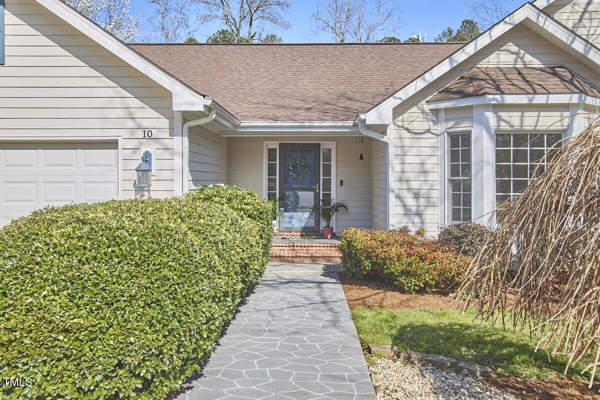 10 Eastwind Place