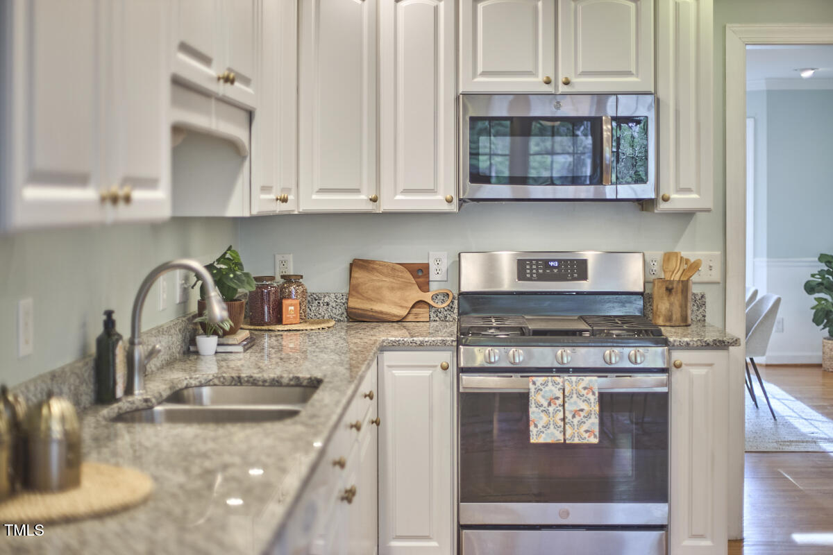 10 Eastwind Place