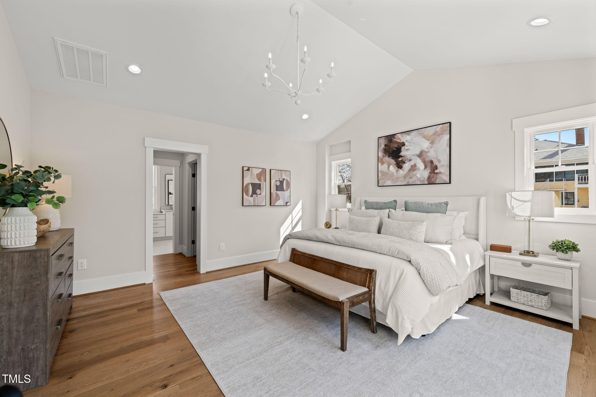 109 W Markham Avenue