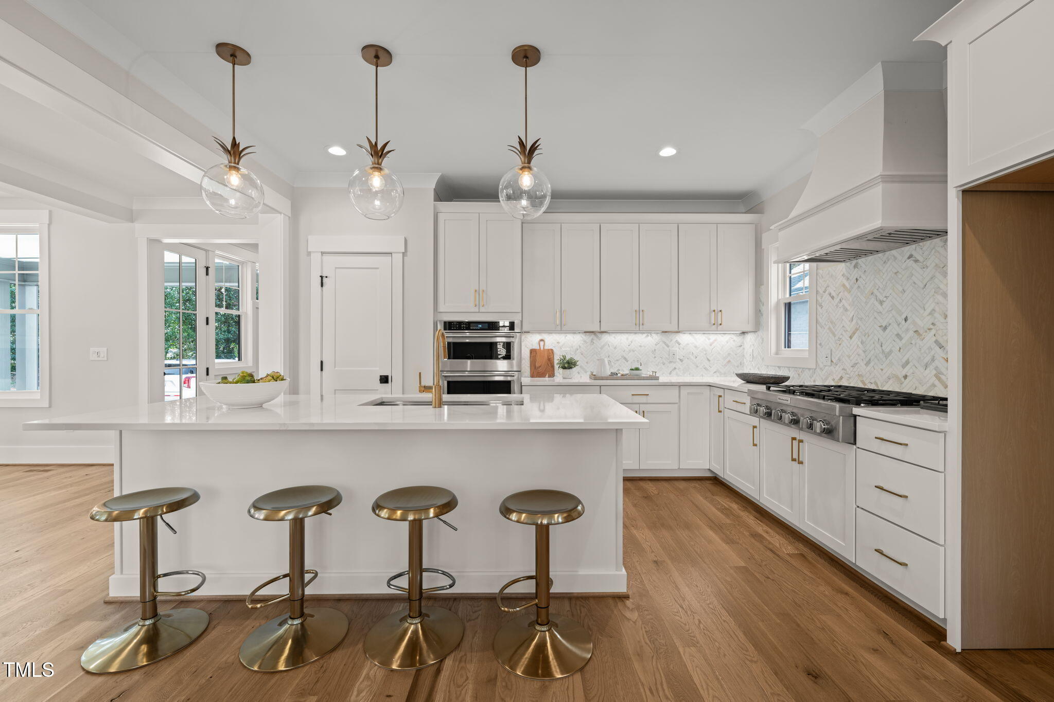 109 W Markham Avenue