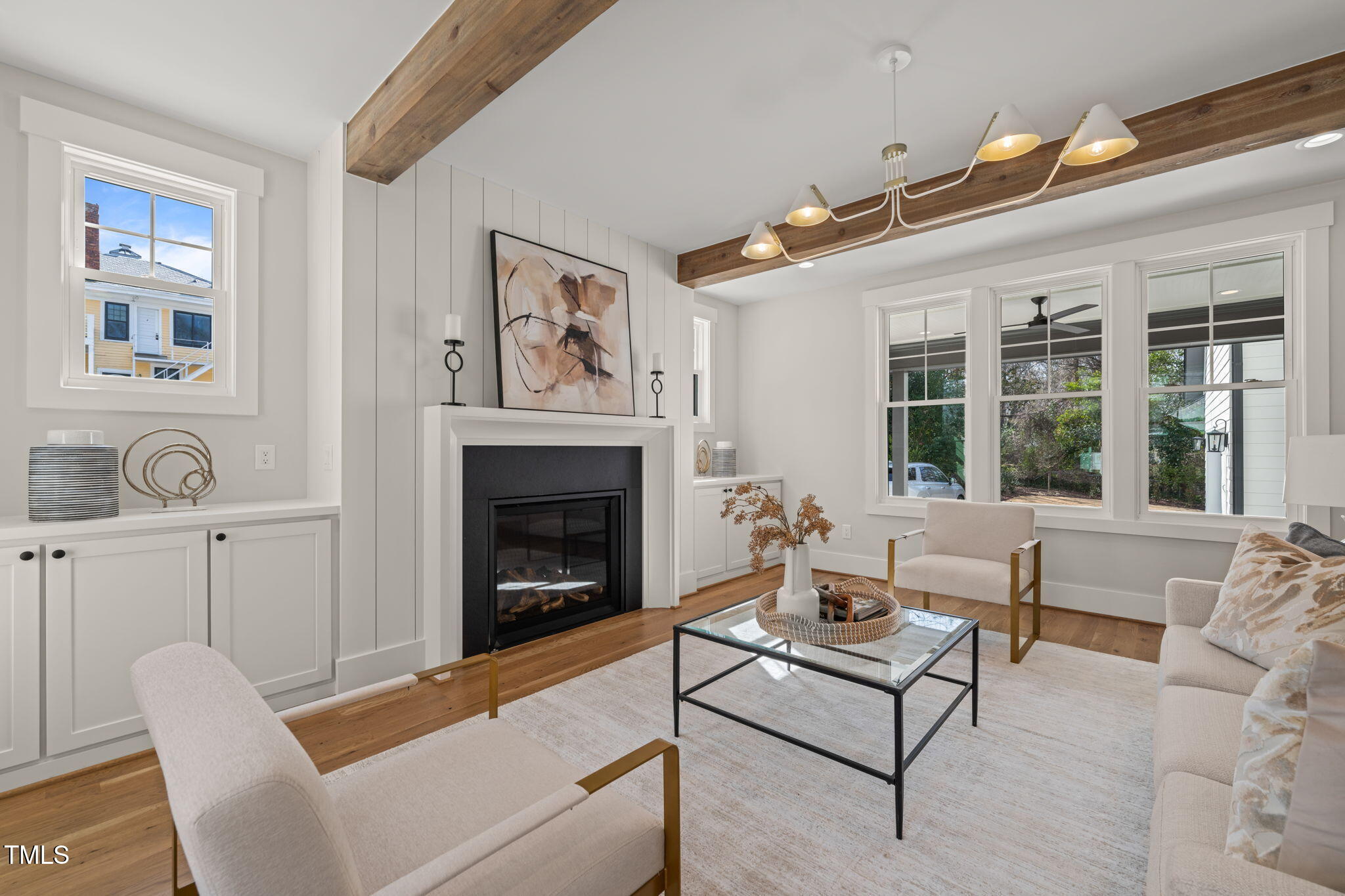 109 W Markham Avenue