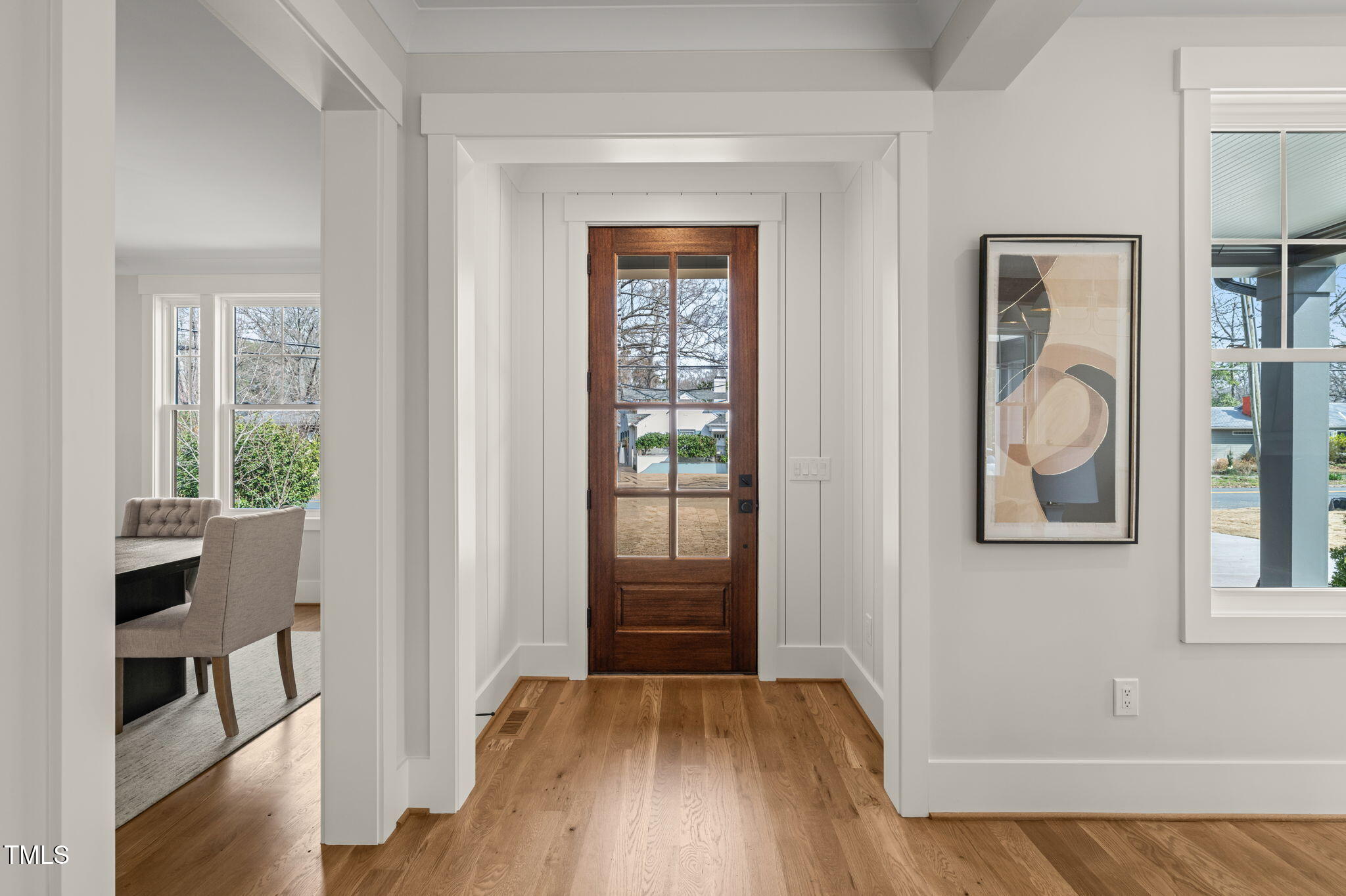 109 W Markham Avenue