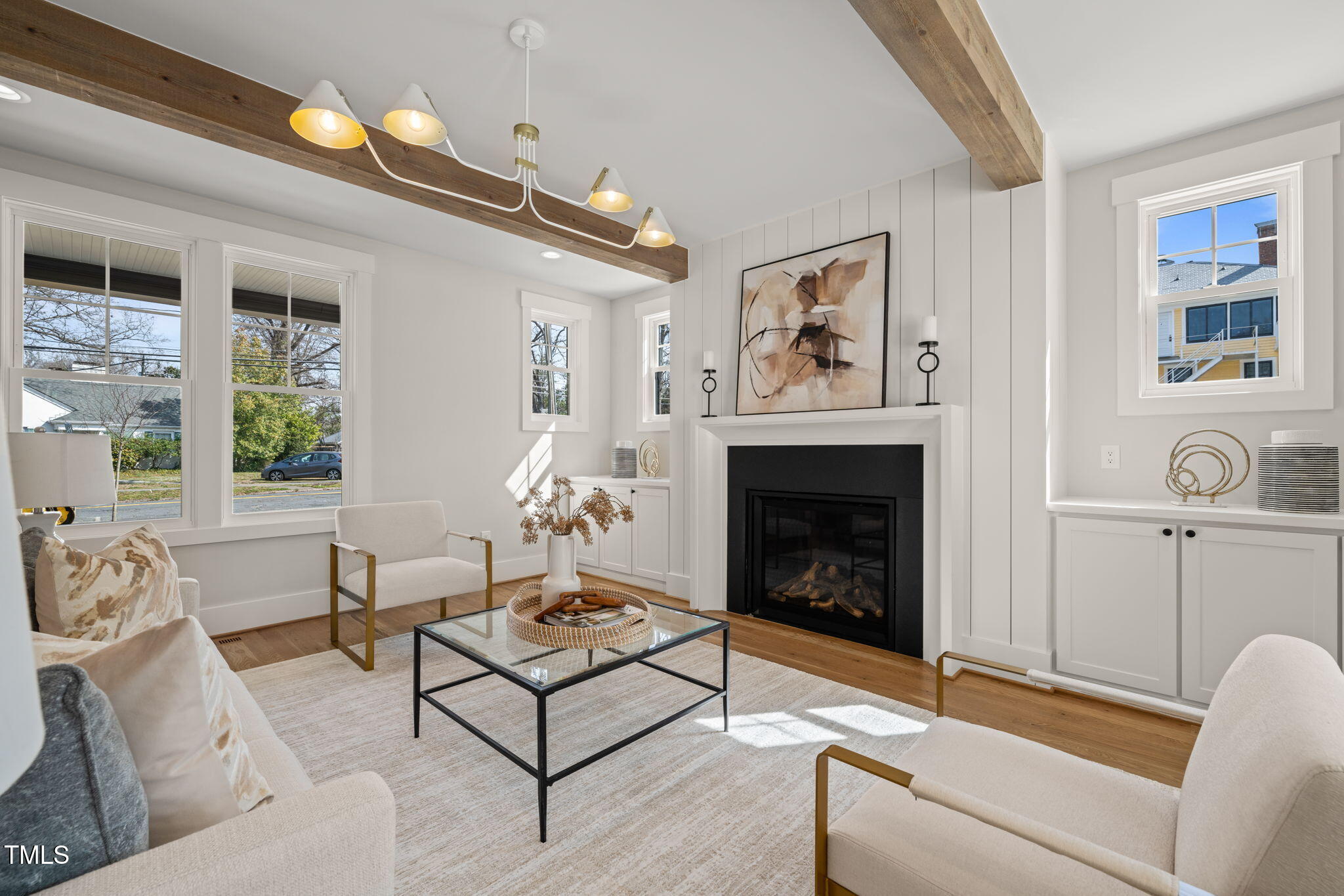 109 W Markham Avenue