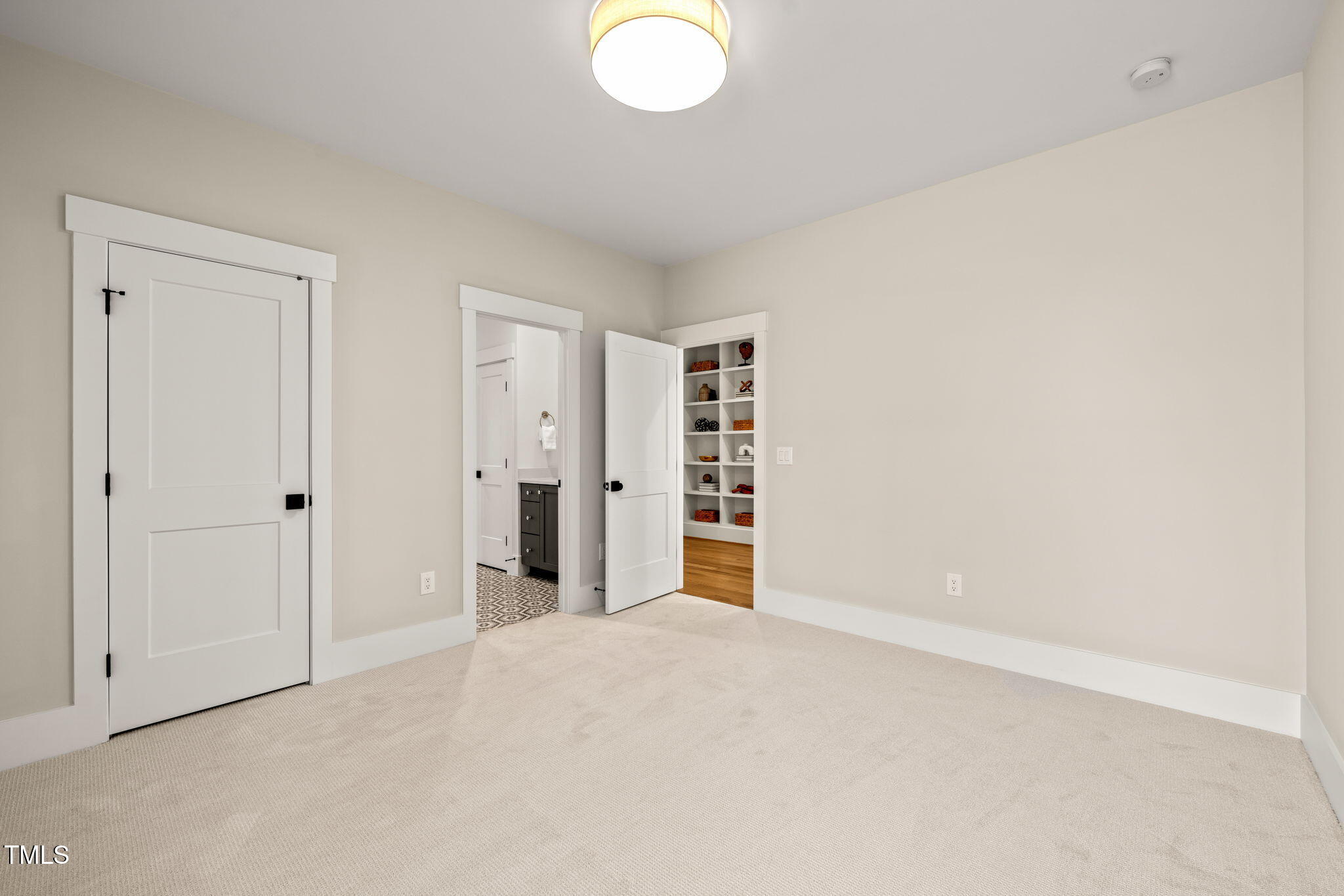 109 W Markham Avenue