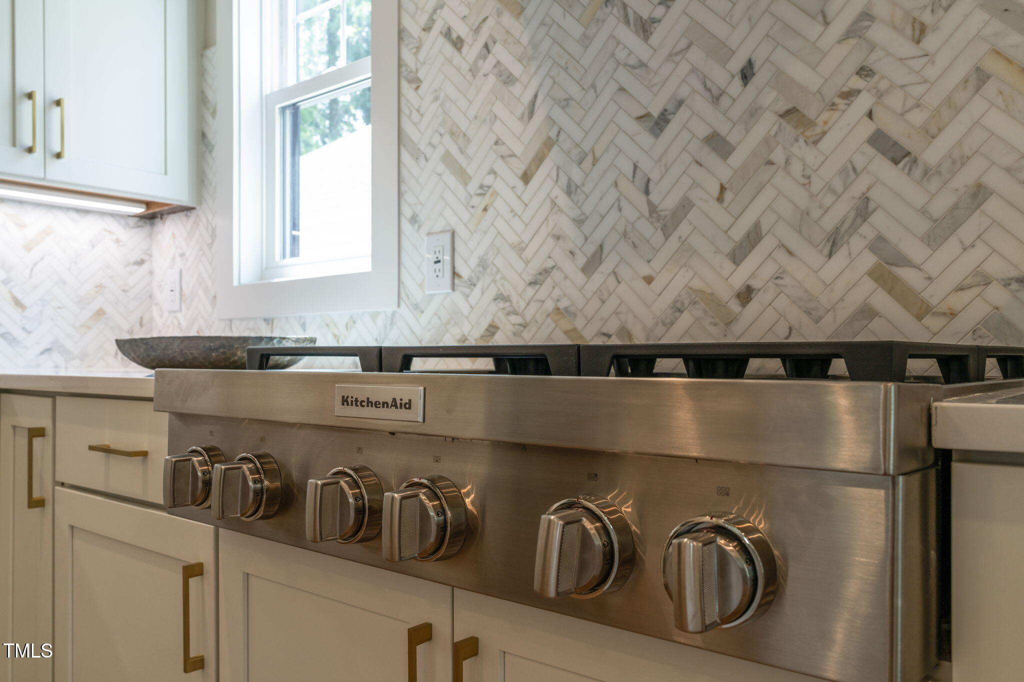 109 W Markham Avenue