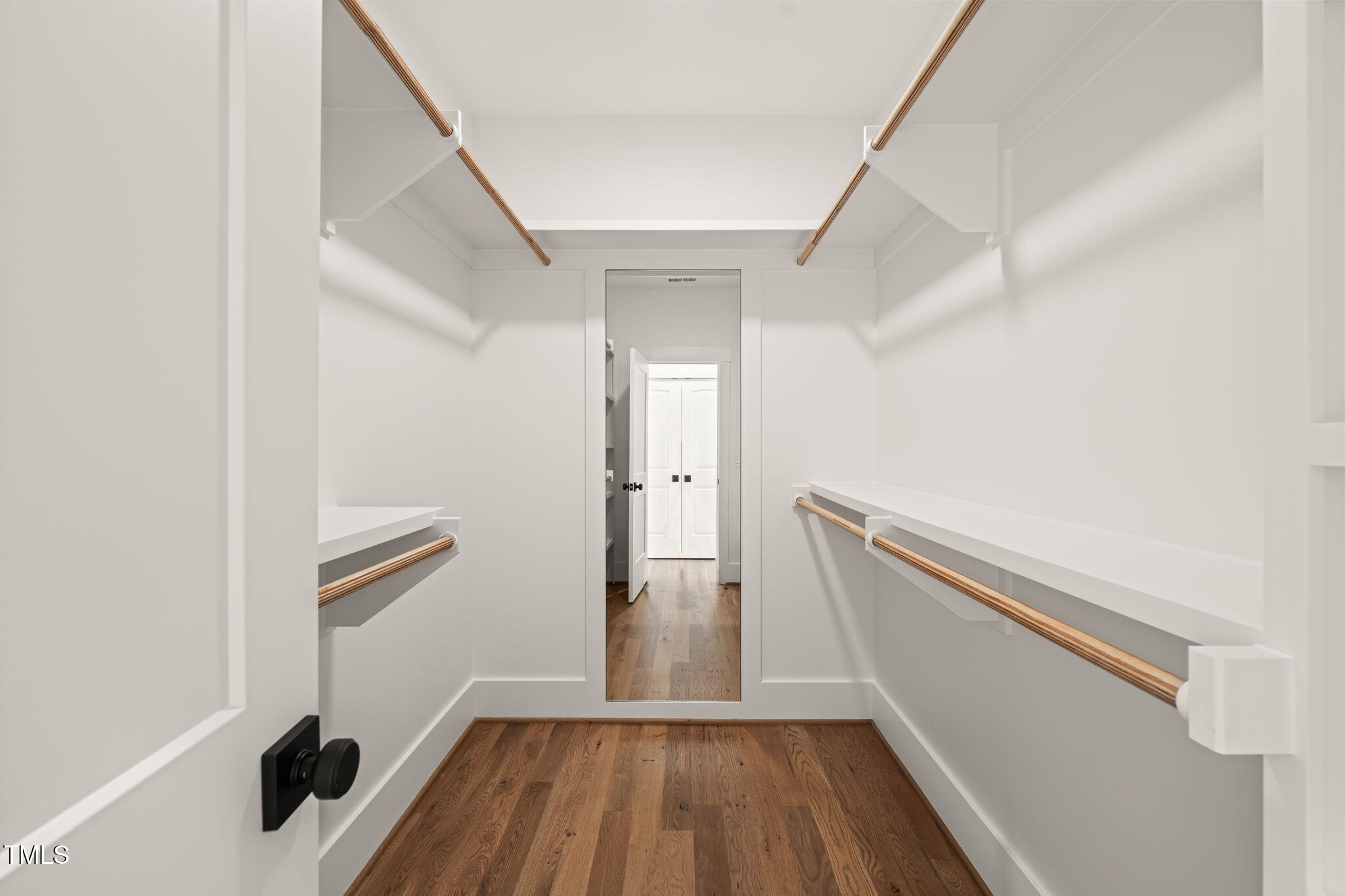 109 W Markham Avenue