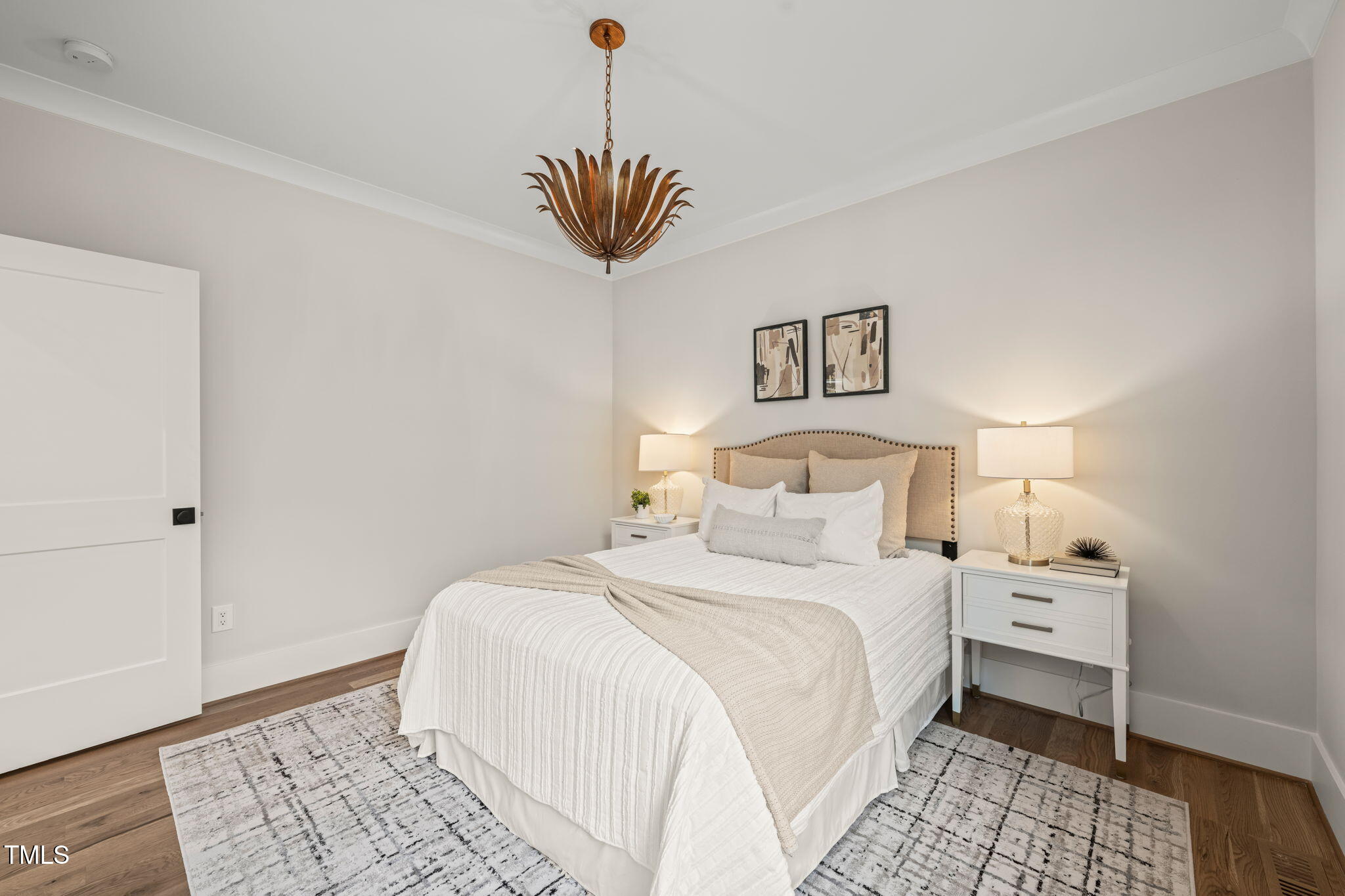 109 W Markham Avenue