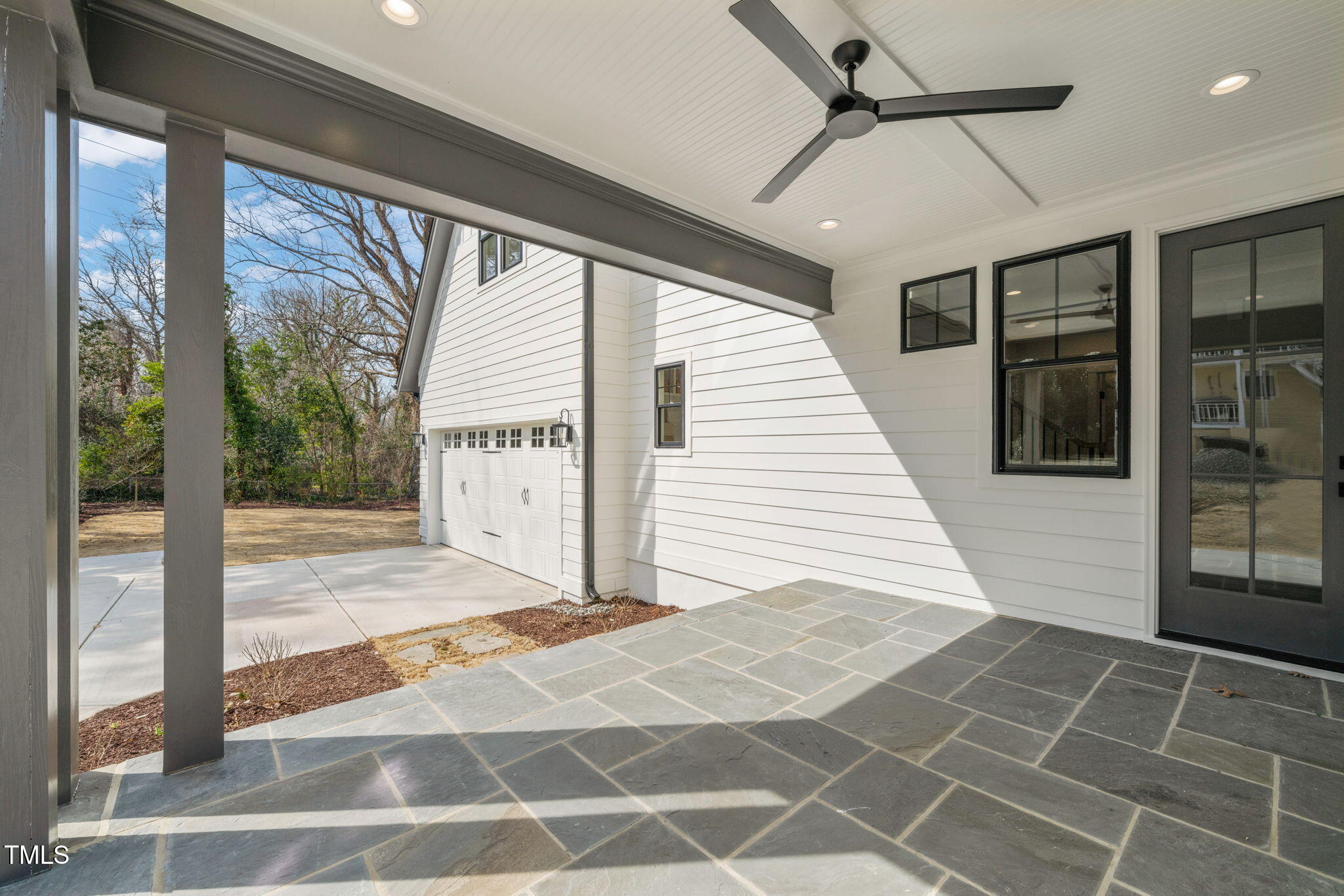 109 W Markham Avenue