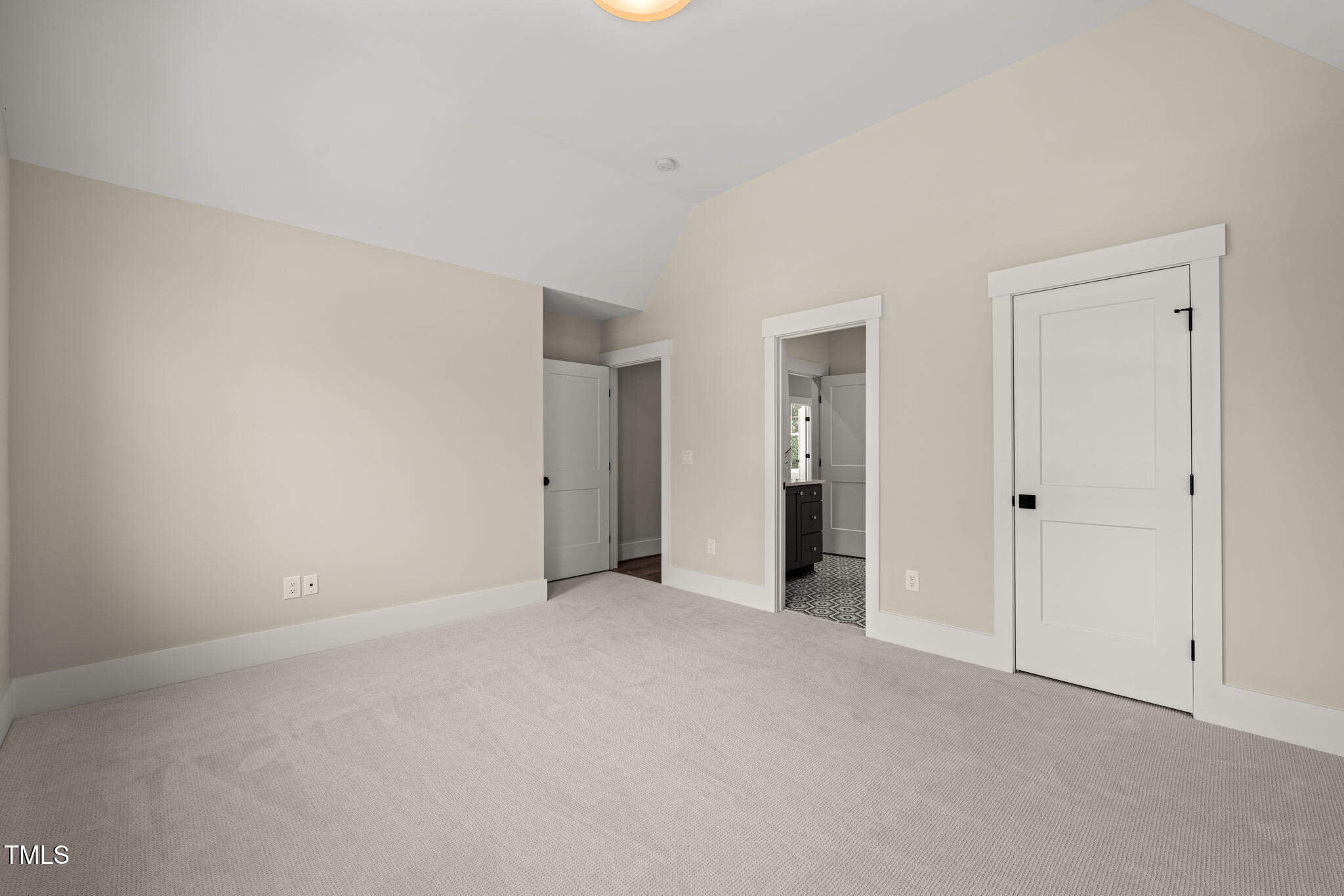 109 W Markham Avenue