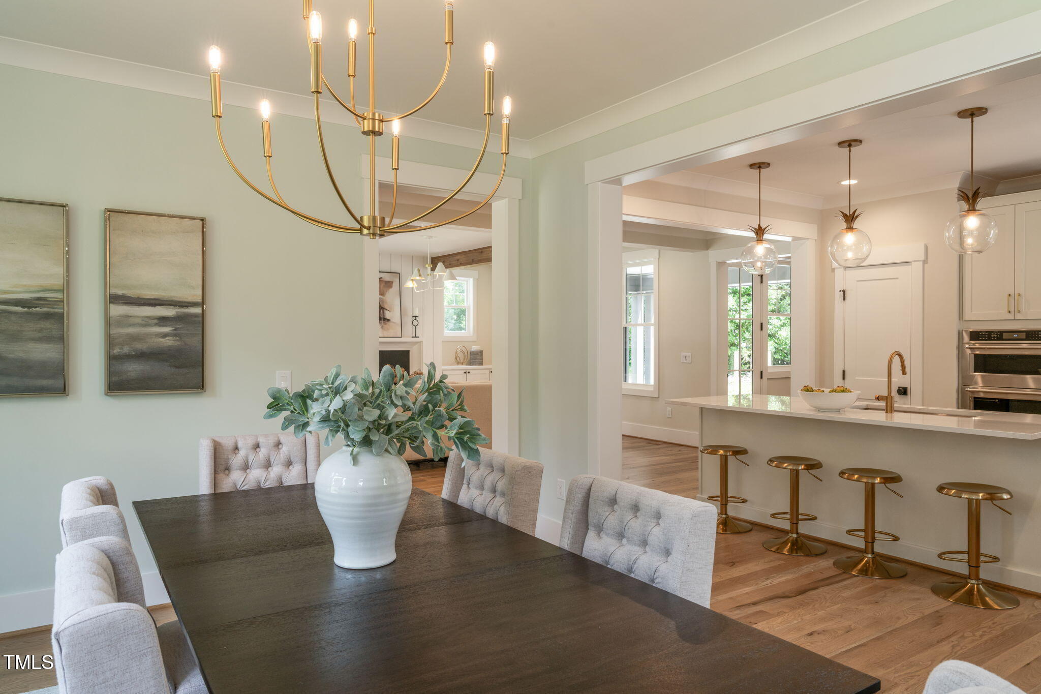 109 W Markham Avenue