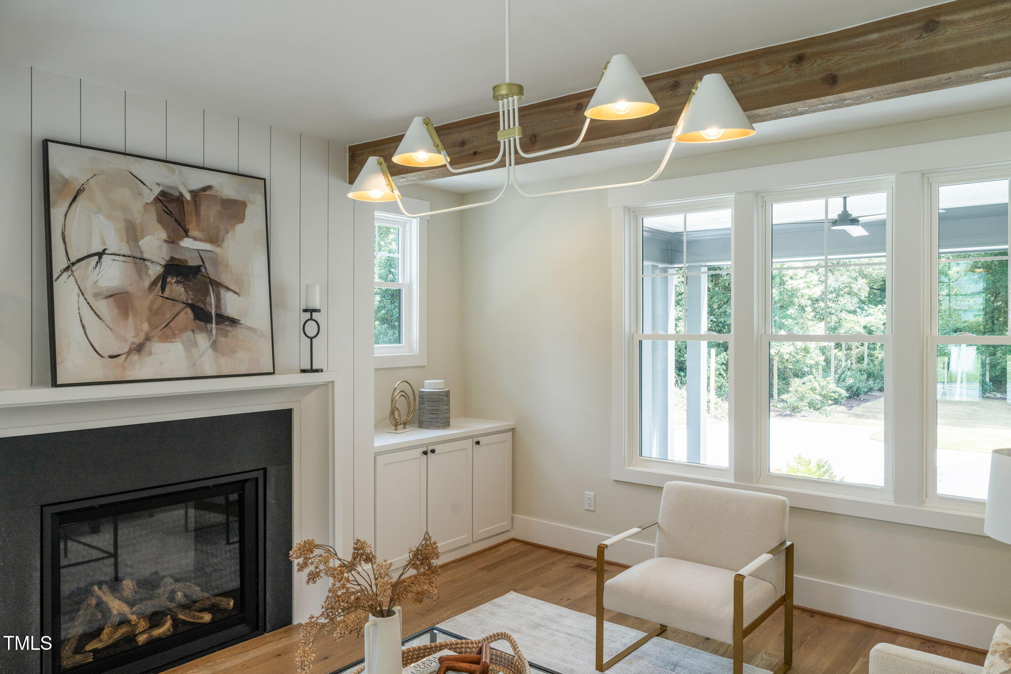 109 W Markham Avenue