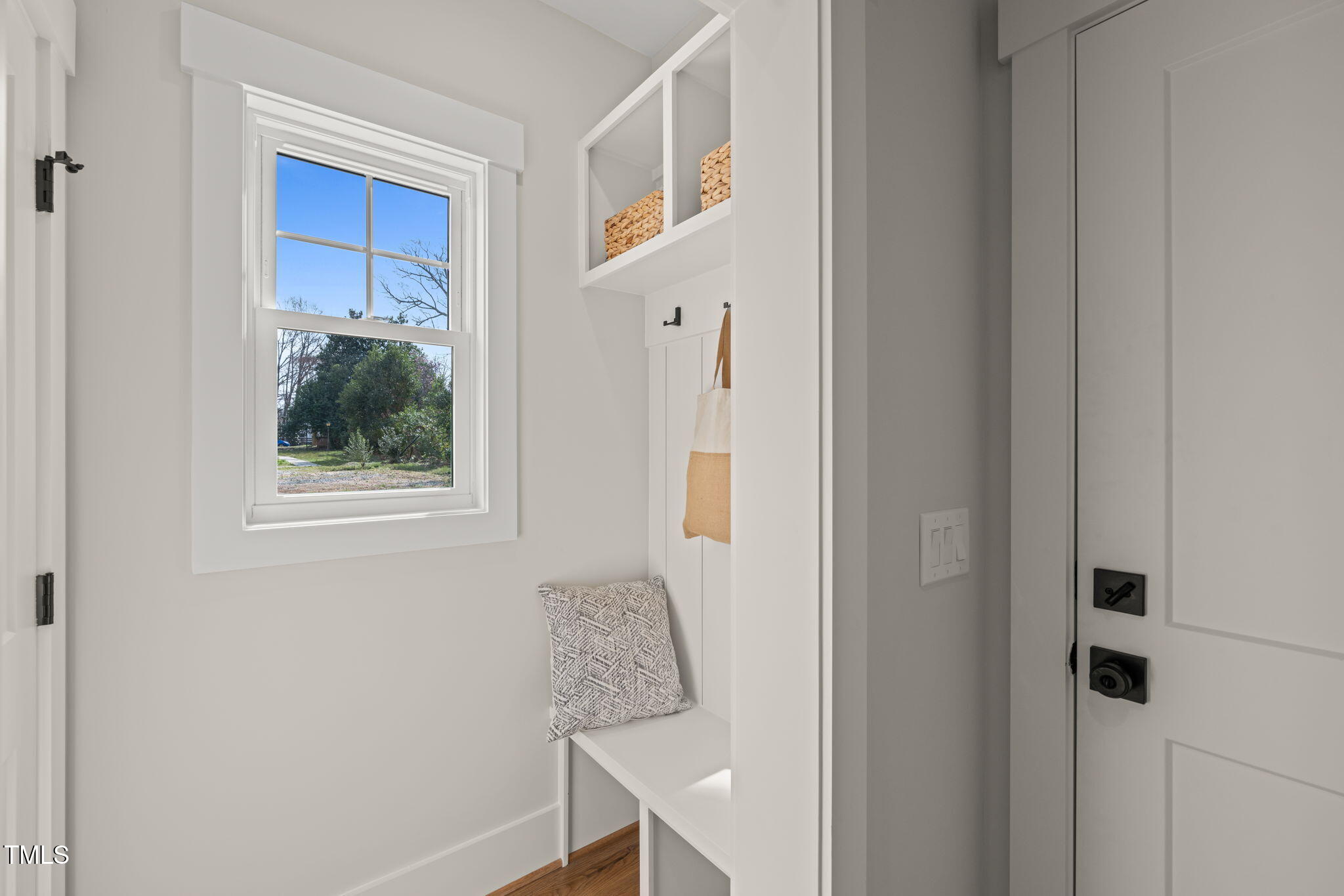 109 W Markham Avenue