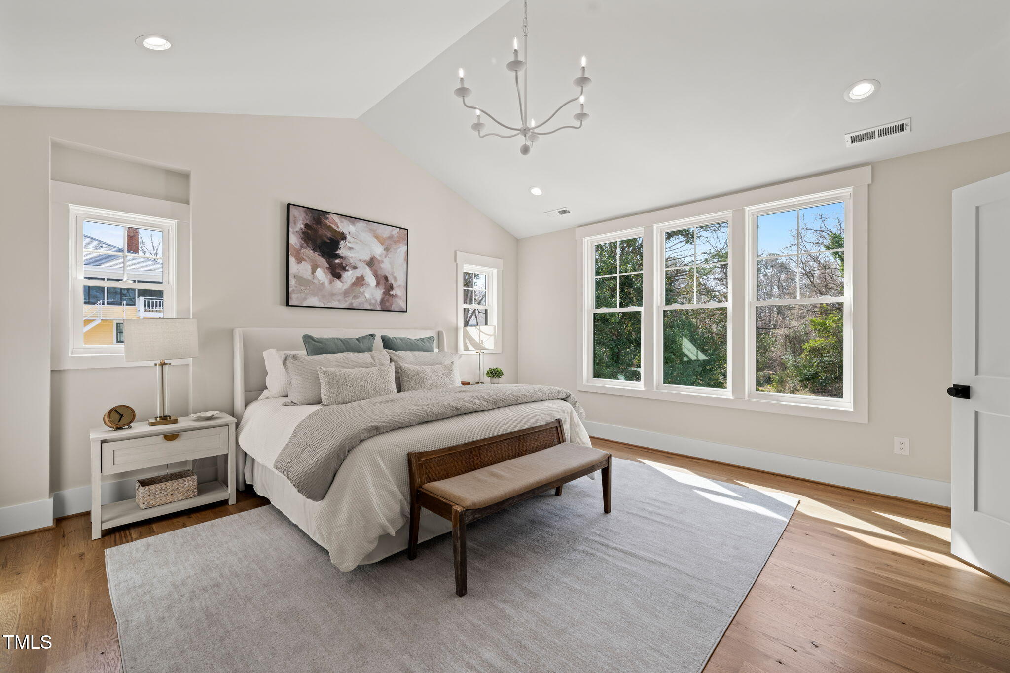 109 W Markham Avenue