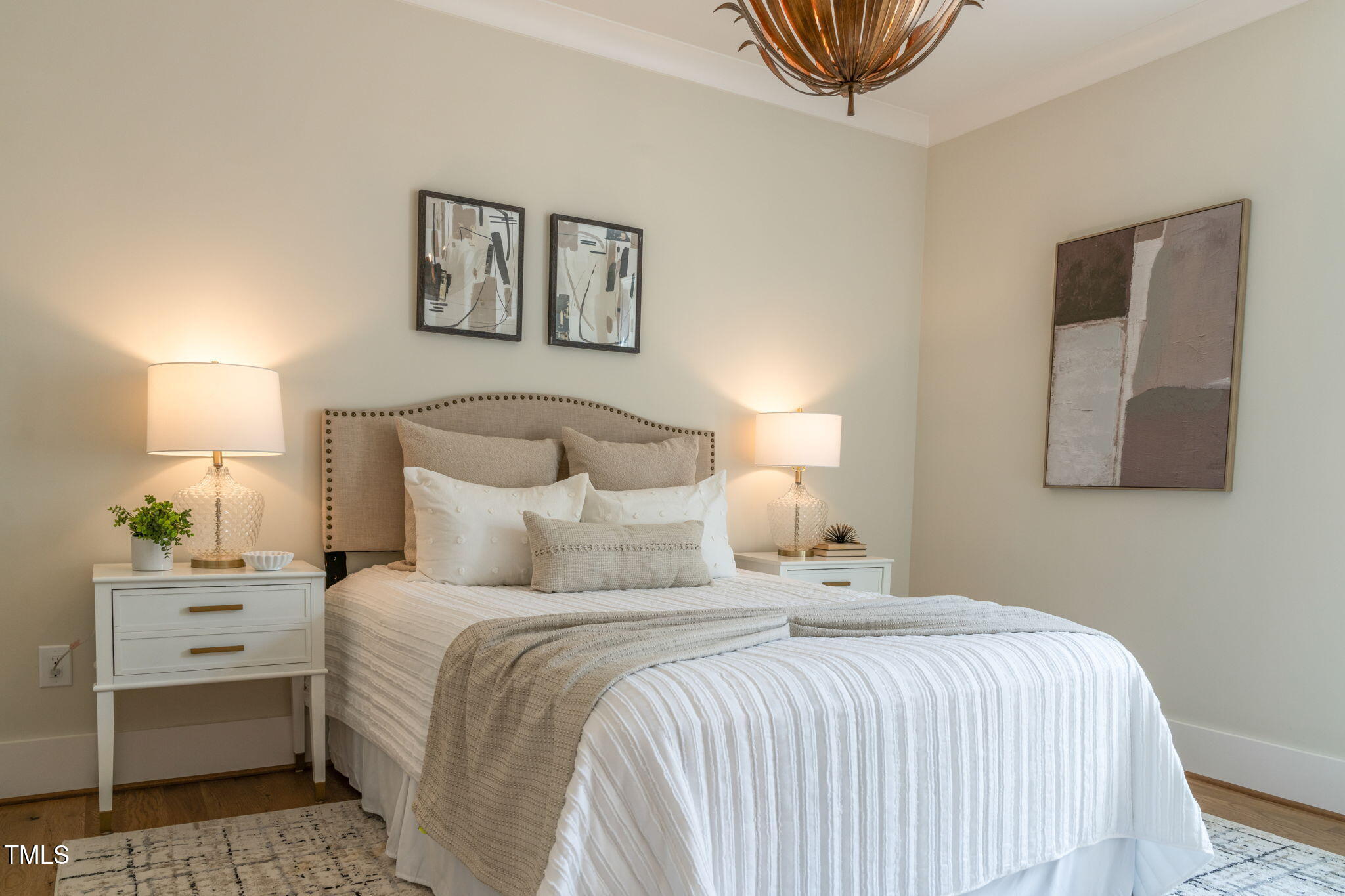 109 W Markham Avenue